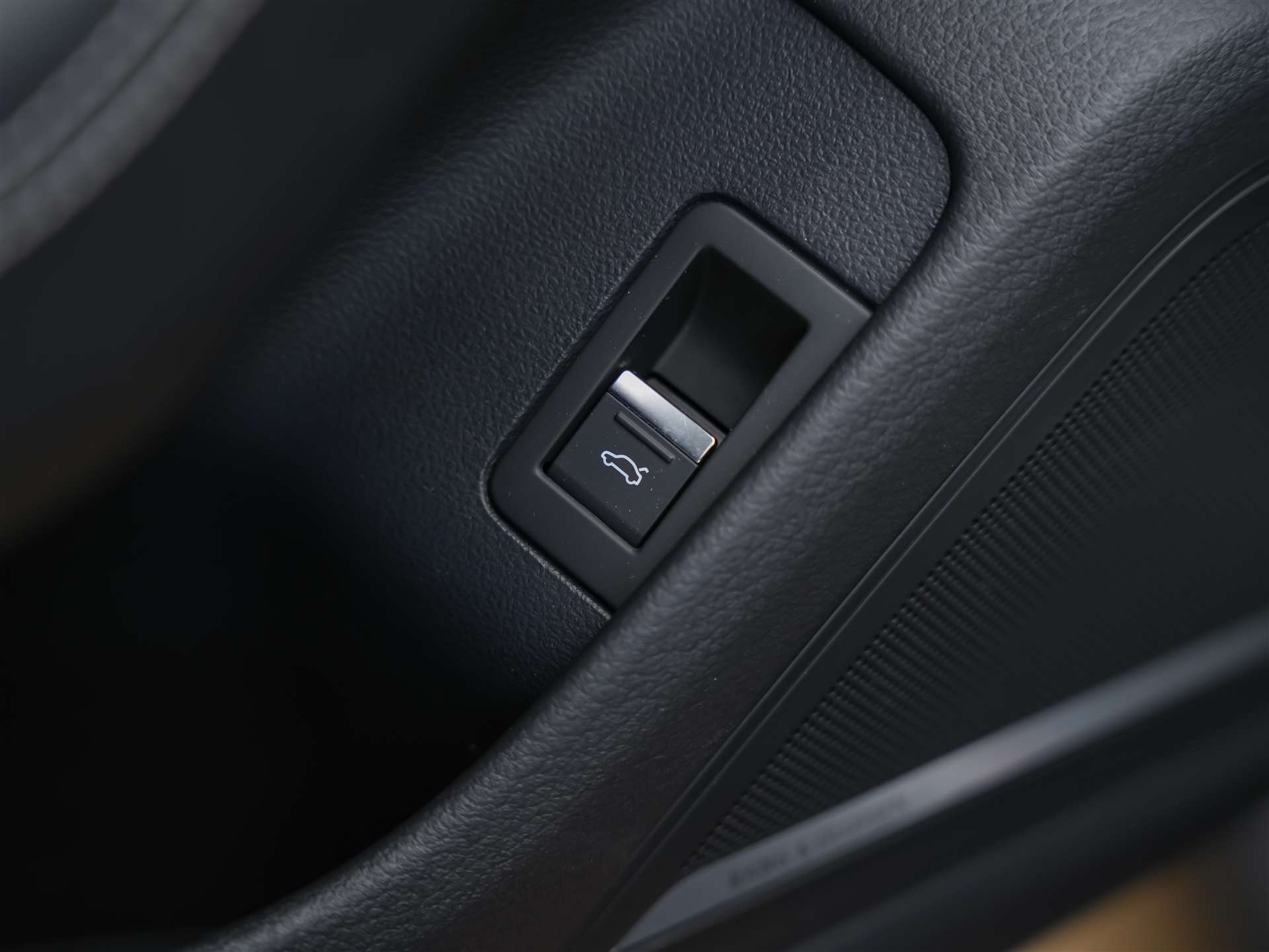 AUDI RS6 Avant 4.0 TFSI V8 quattro *CH-Auto*Panorama*Sitzlüftung*Head-Up*-image-28