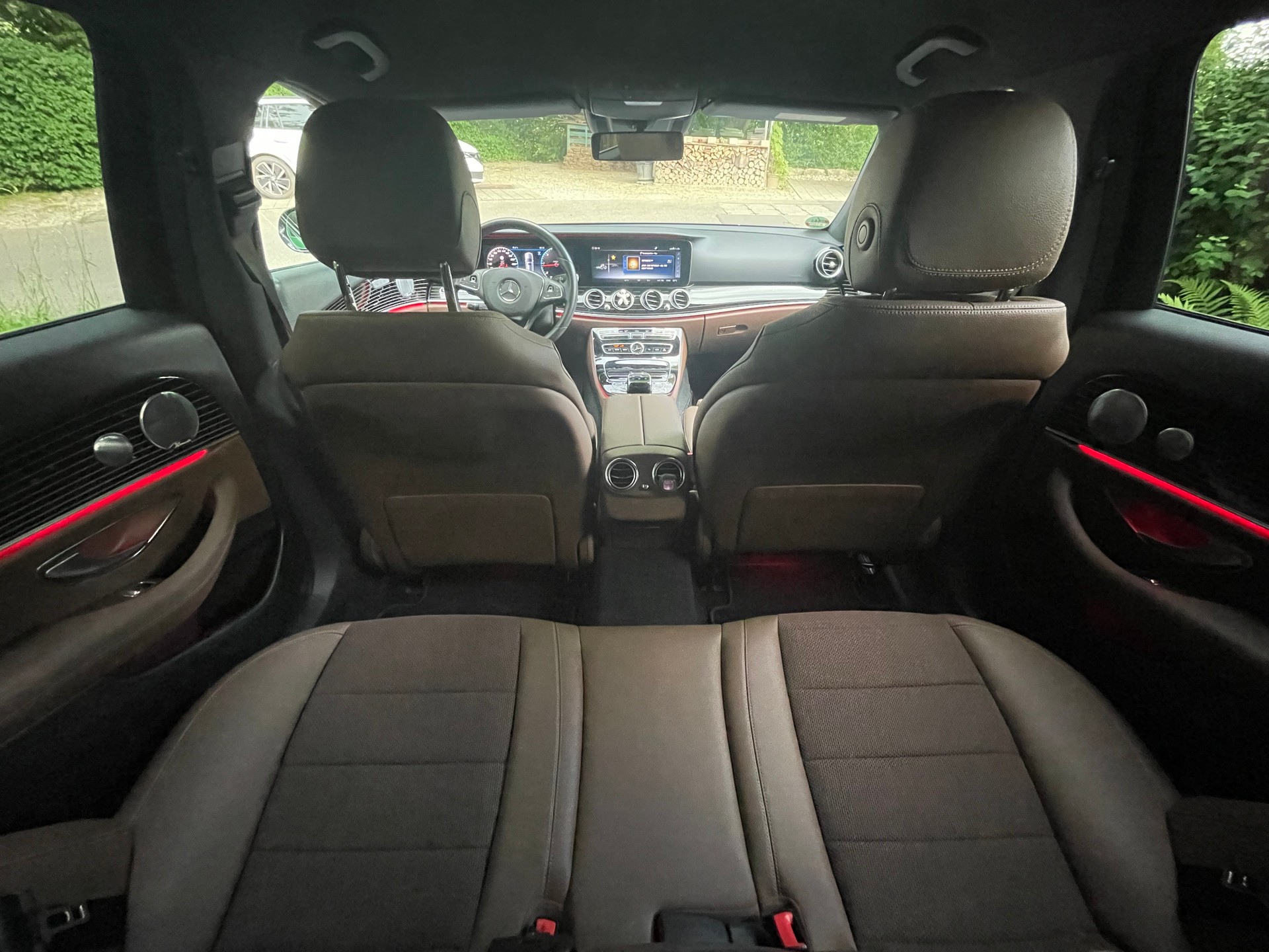 MERCEDES-BENZ E 220 Avantgarde 4-Matic-image-10