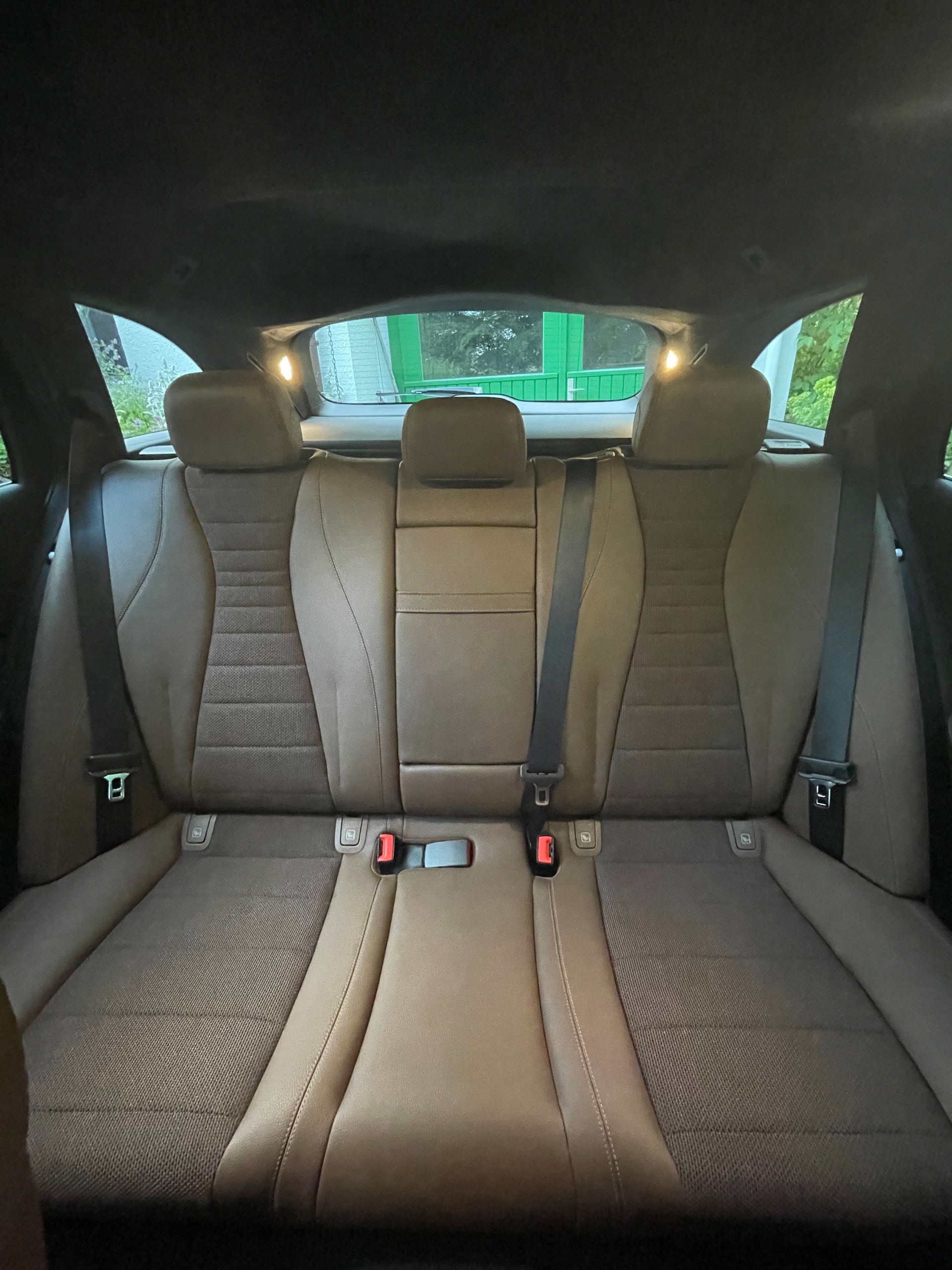 MERCEDES-BENZ E 220 Avantgarde 4-Matic-image-11