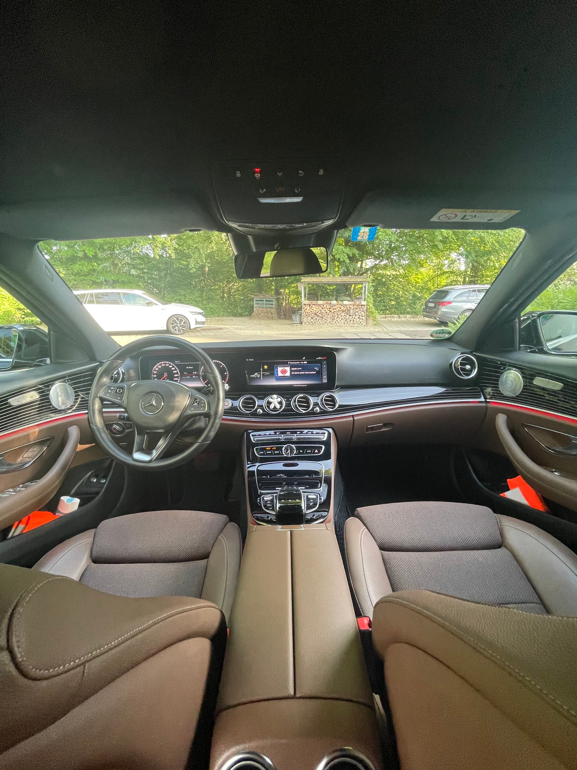 MERCEDES-BENZ E 220 Avantgarde 4-Matic-image-7