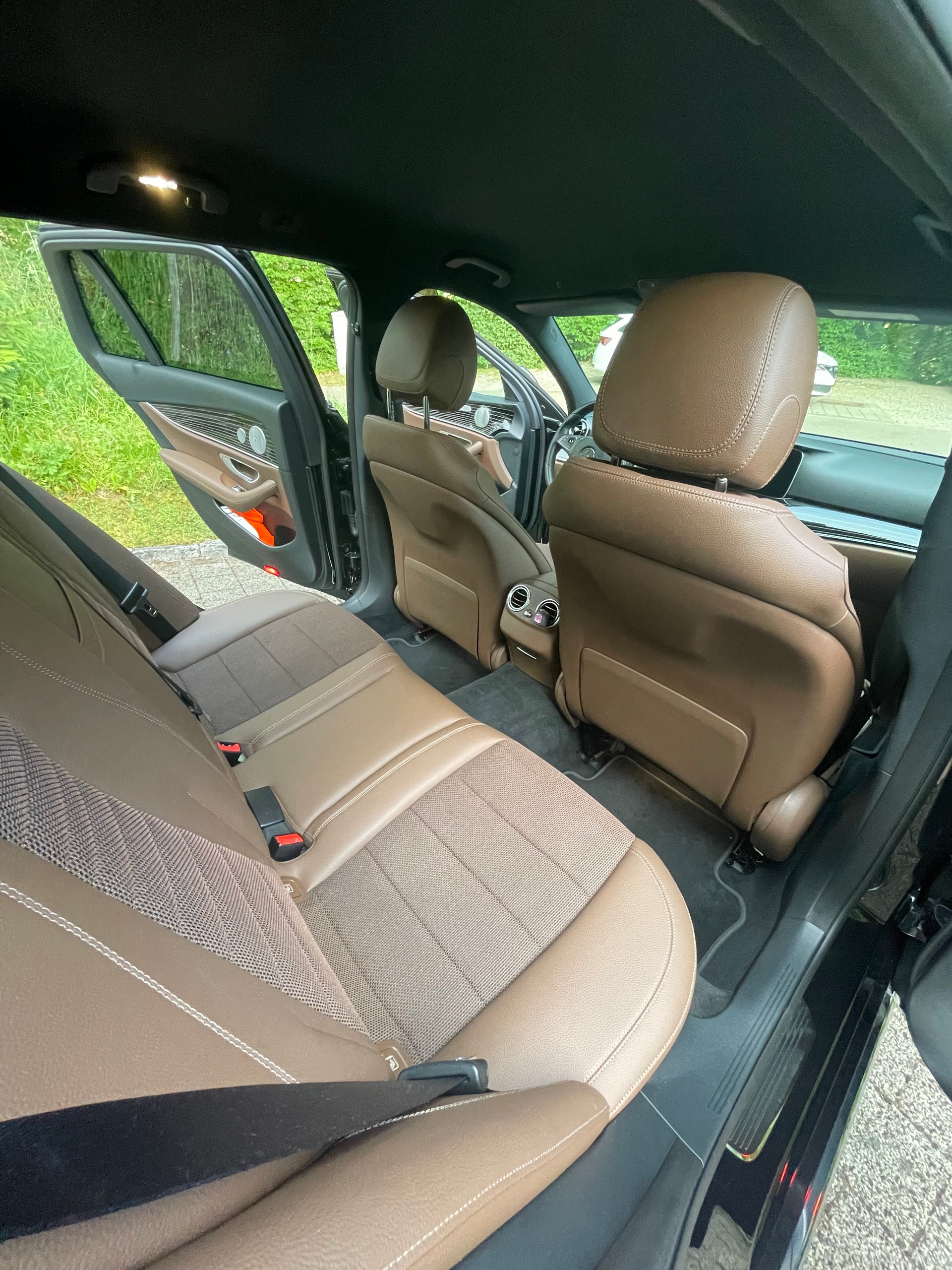 MERCEDES-BENZ E 220 Avantgarde 4-Matic-image-9