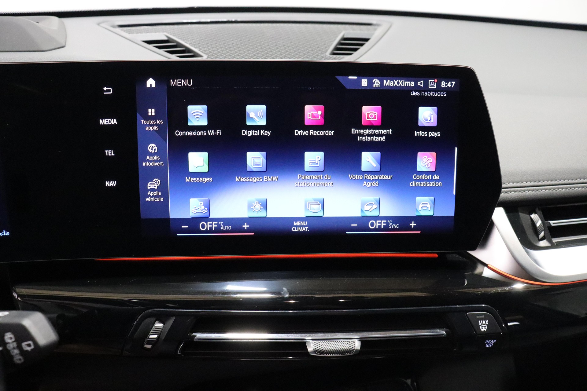 BMW X1 20i sDrive paddles-image-13