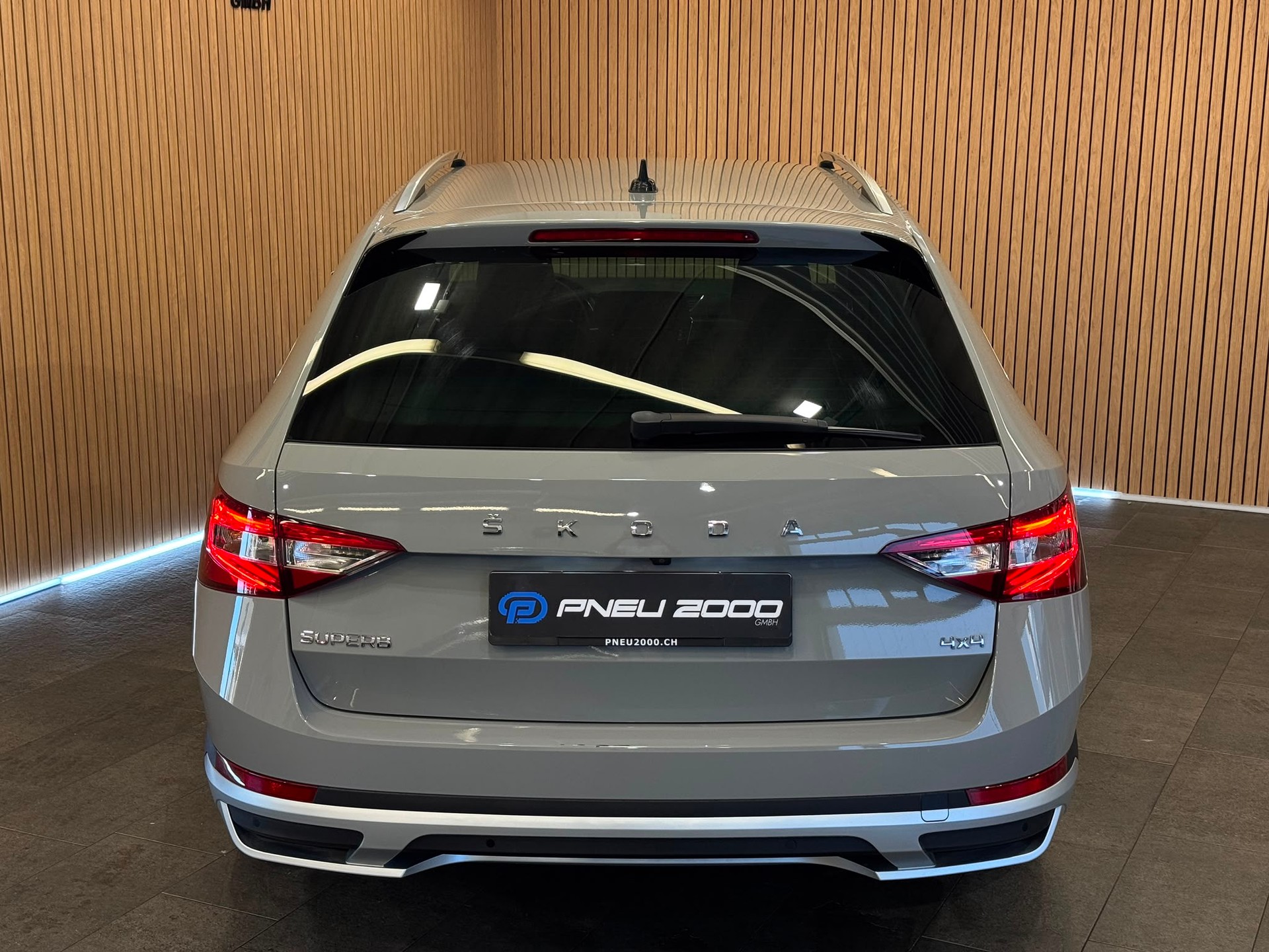 SKODA Superb Kombi Scout 4x4-image-6