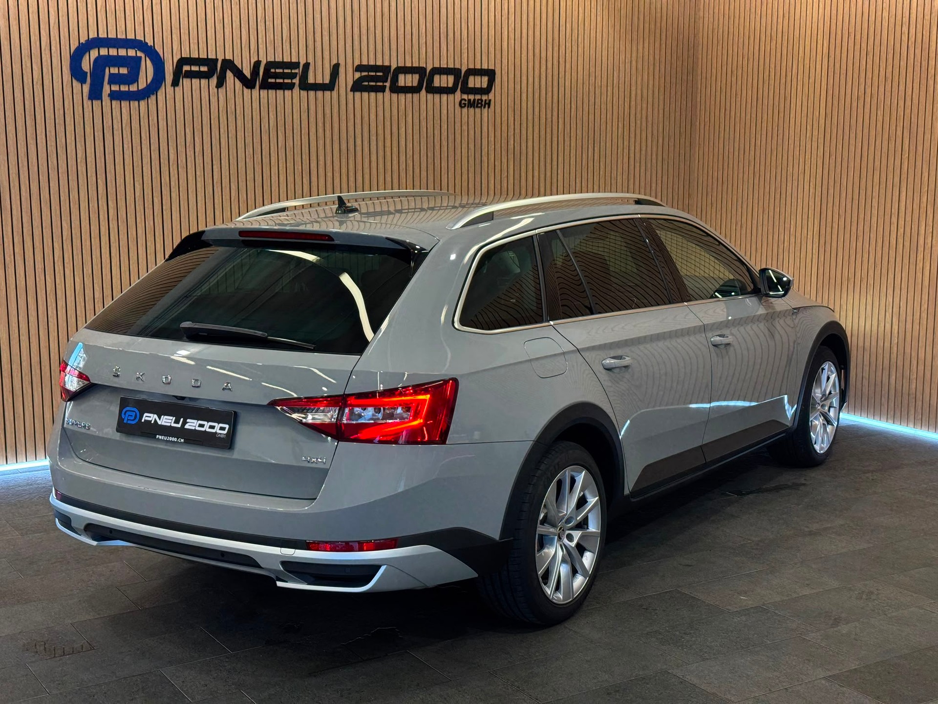 SKODA Superb Kombi Scout 4x4-image-5