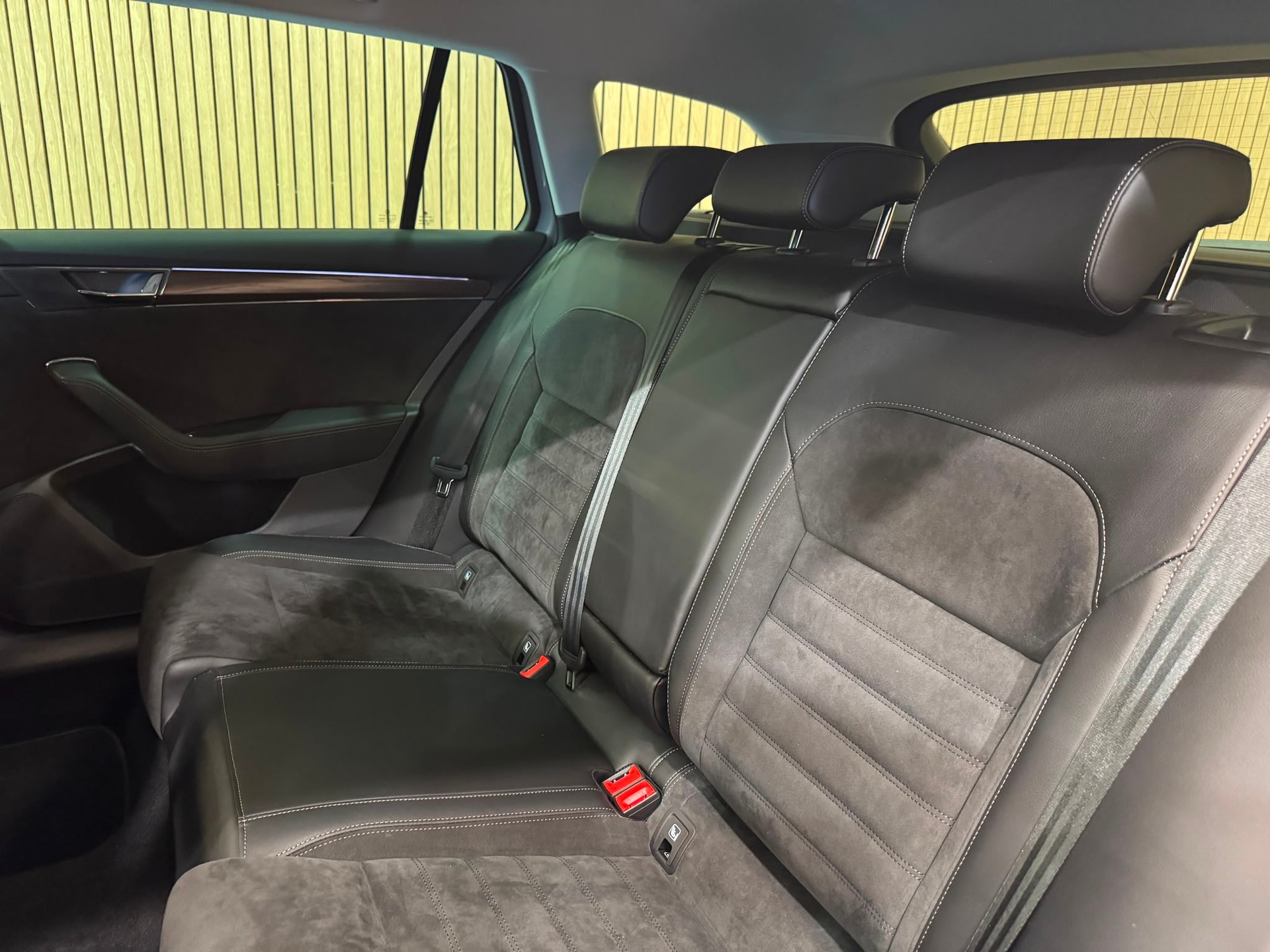 SKODA Superb Kombi Scout 4x4-image-20