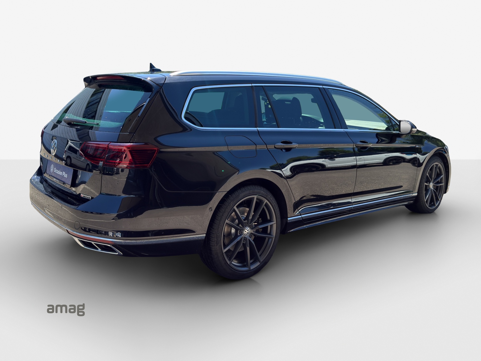 VW Passat Variant 2.0 TSI R-Line Edition 4Motion DSG-image-4