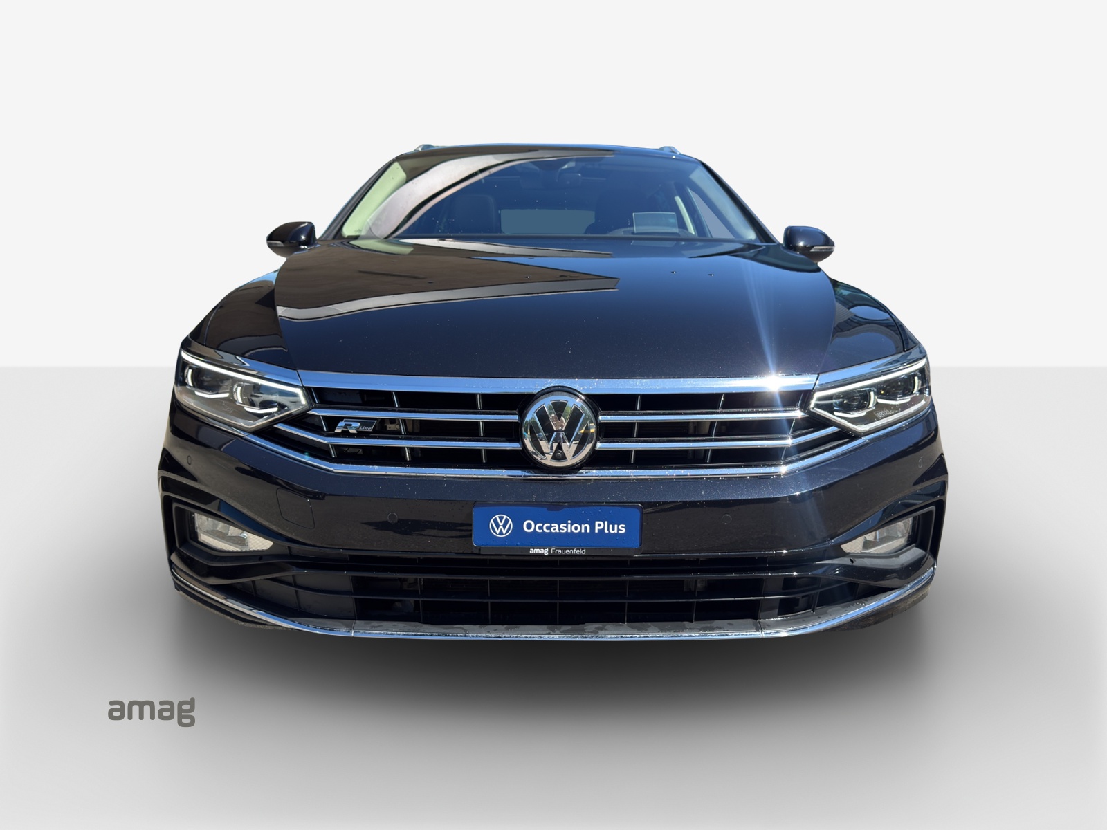 VW Passat Variant 2.0 TSI R-Line Edition 4Motion DSG-image-6