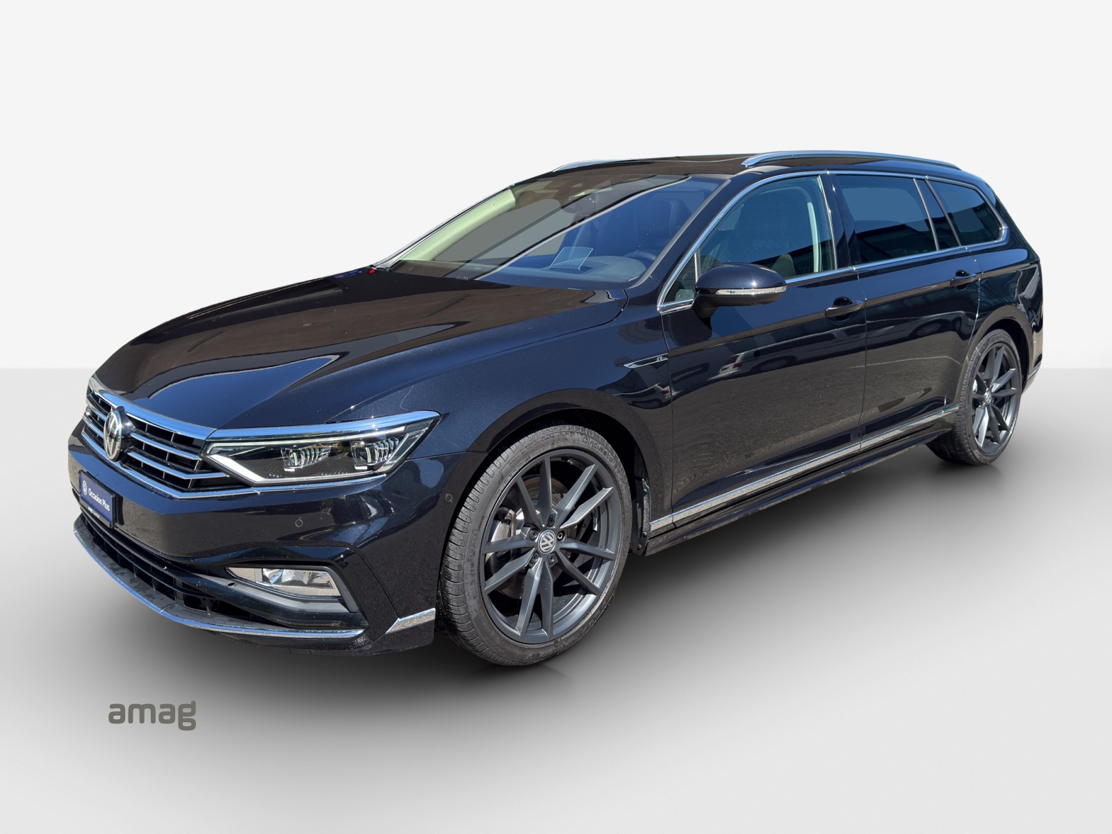 VW Passat Variant 2.0 TSI R-Line Edition 4Motion DSG-image-0