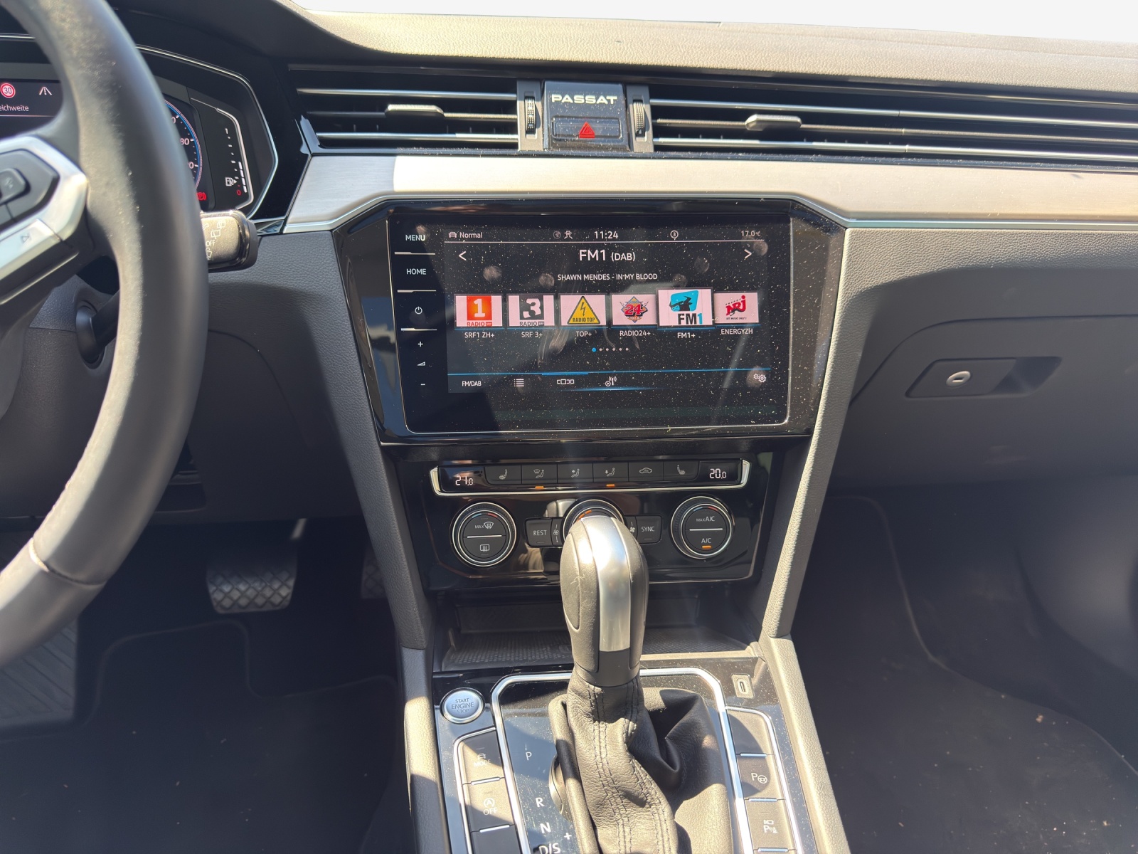VW Passat Variant 2.0 TSI R-Line Edition 4Motion DSG-image-10