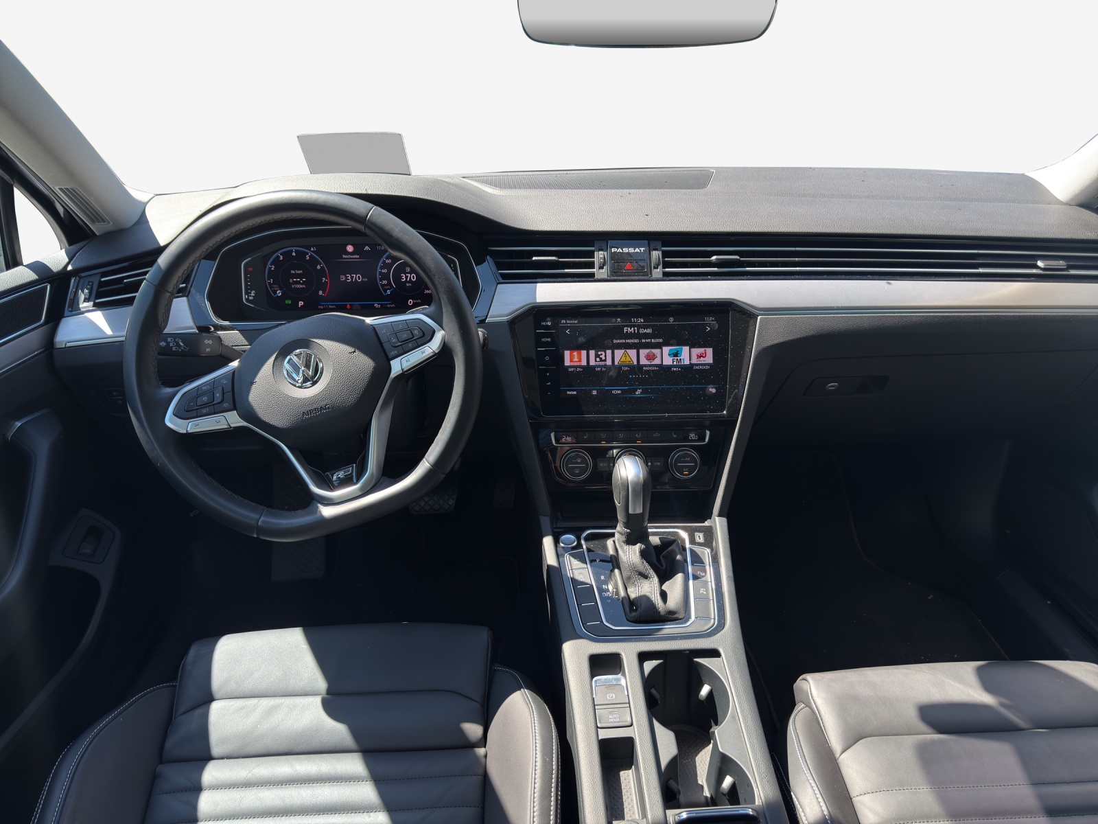 VW Passat Variant 2.0 TSI R-Line Edition 4Motion DSG-image-8