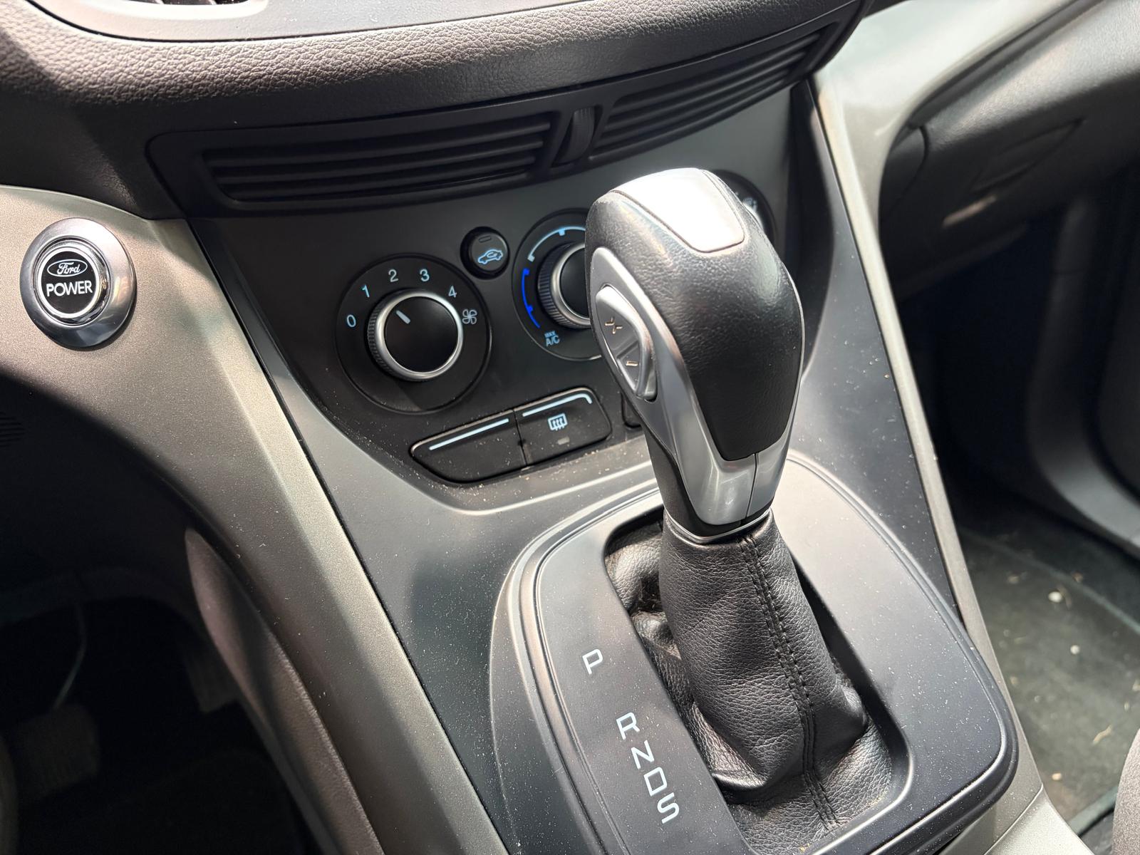 FORD Kuga 2.0 TDCi Titanium 4WD PowerShift - Attelage-image-21
