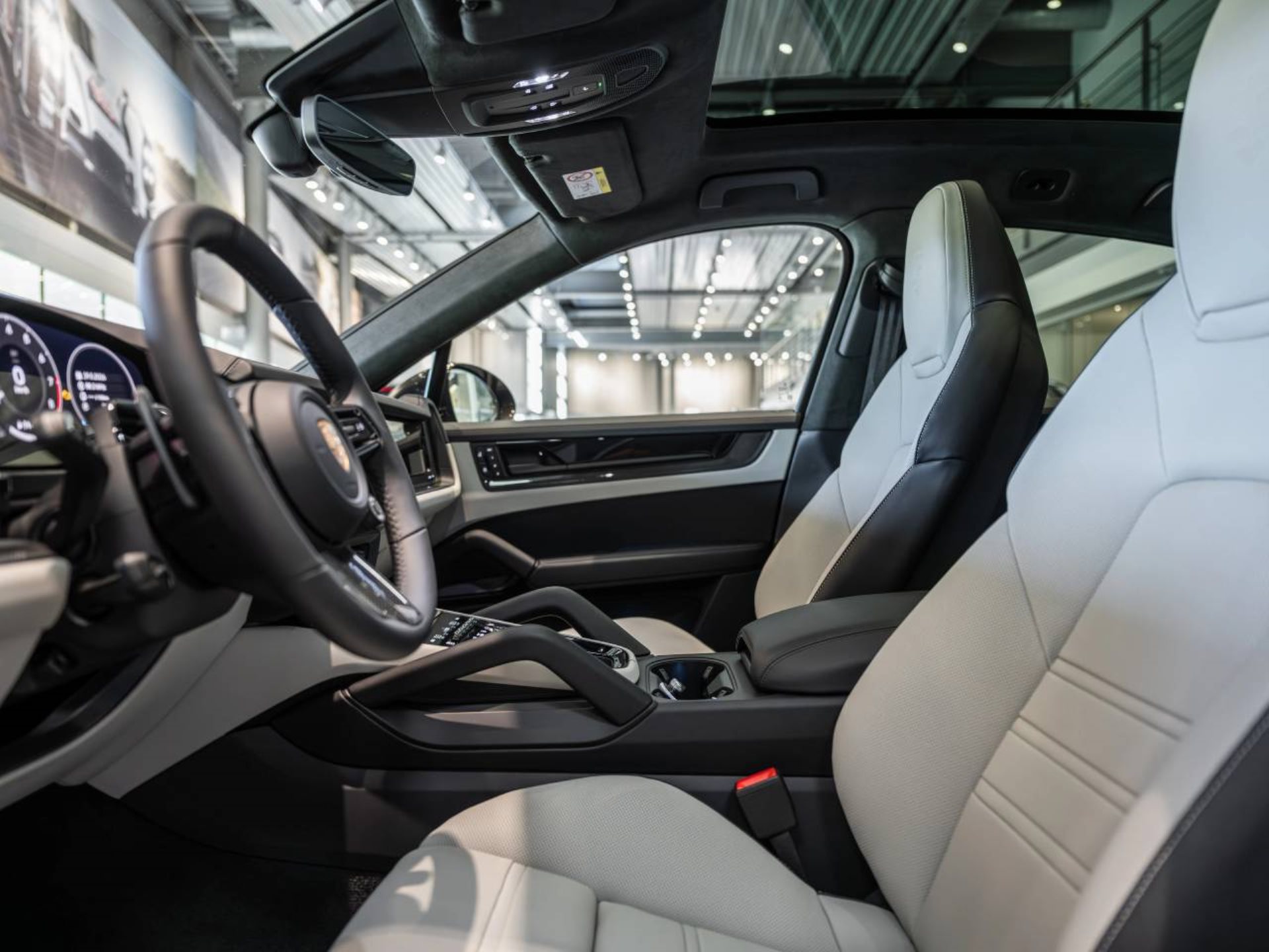 PORSCHE Cayenne GTS Coupé-image-3