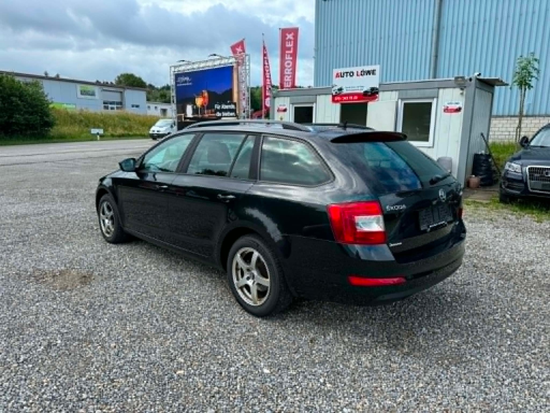 SKODA Octavia Combi 2.0 TDI 4x4-image-6