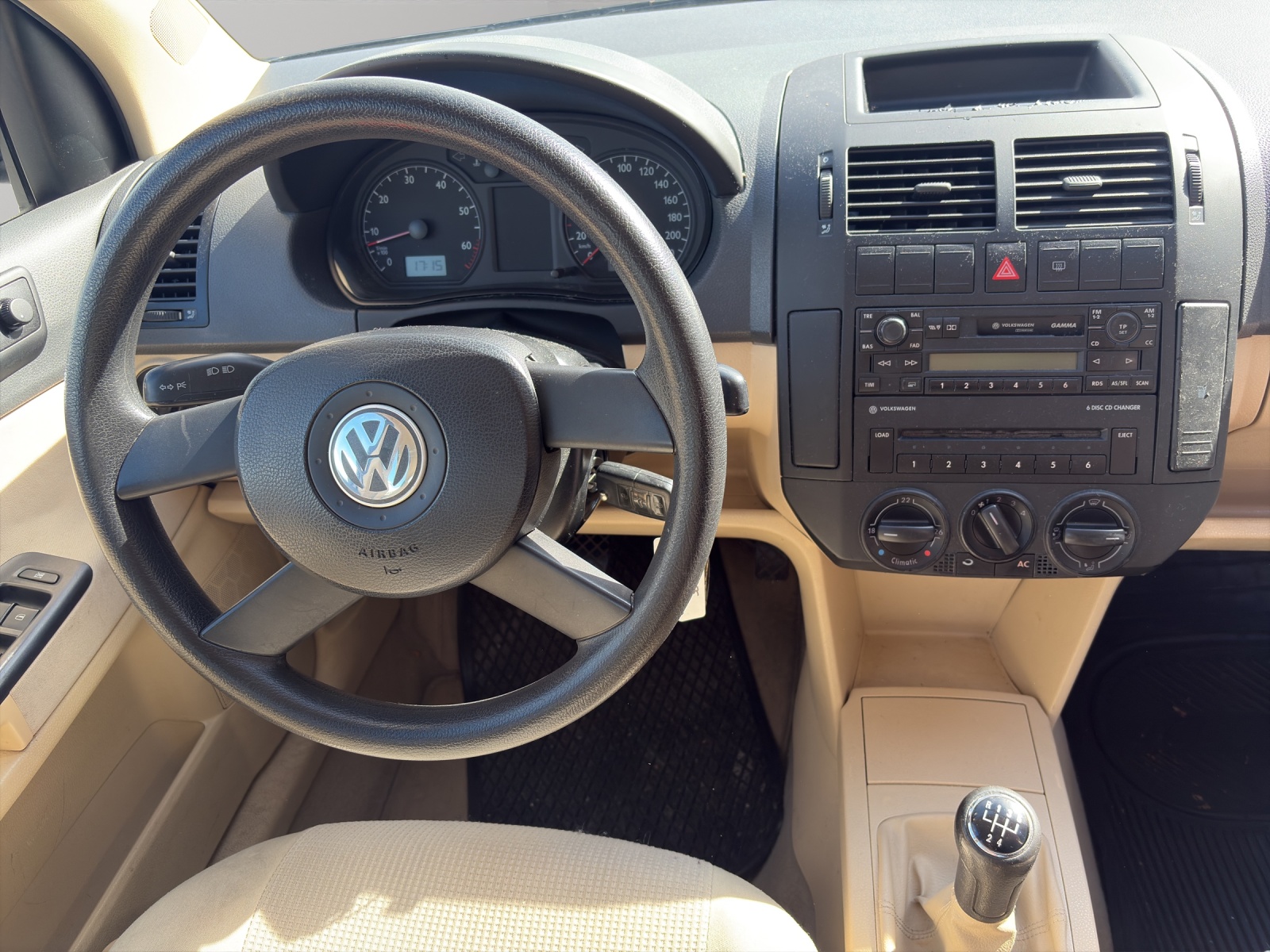 VW Polo 1.4 16V Highline-image-11