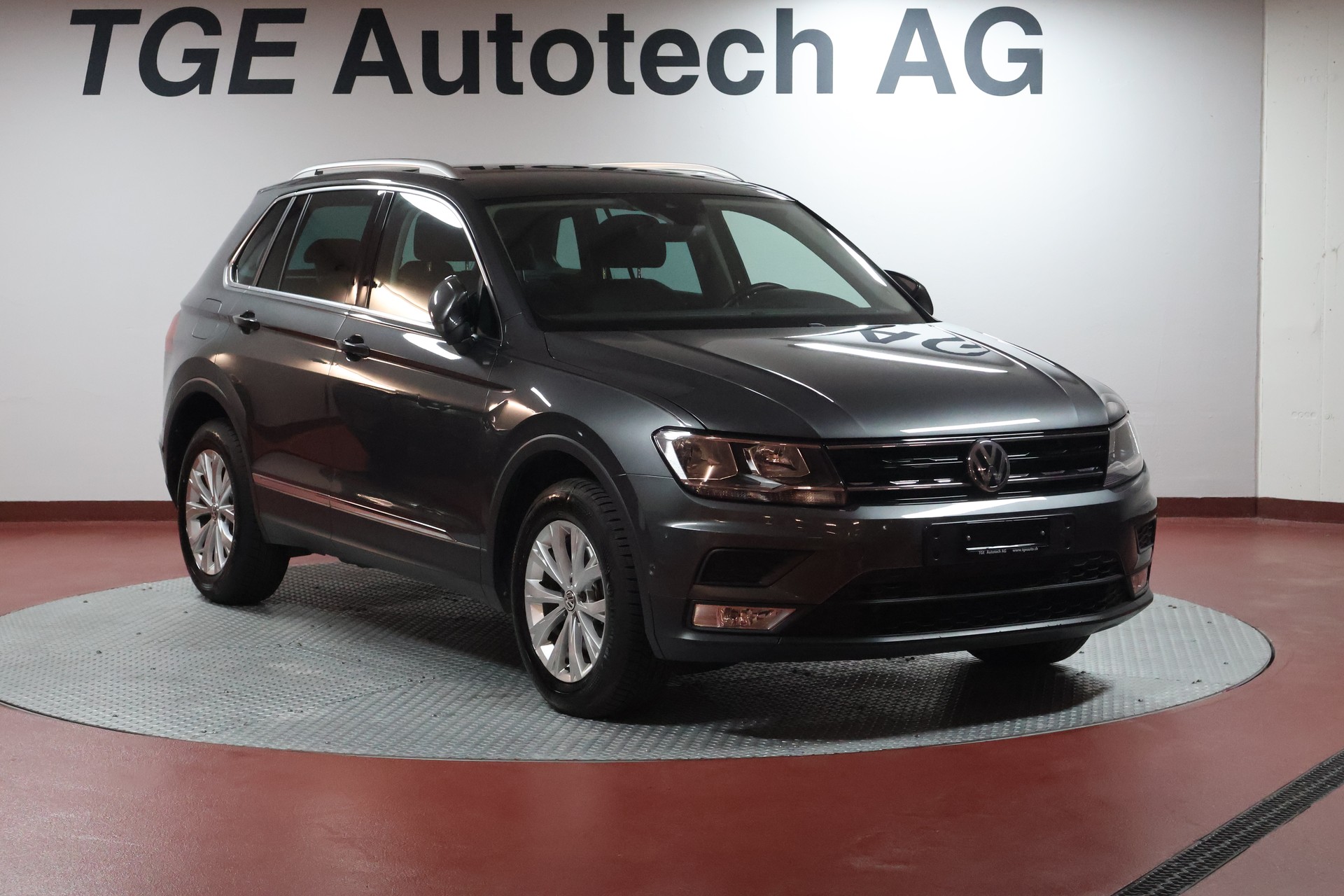 VW Tiguan 2.0 TDI SCR Comfortline 4Motion DSG-image-2
