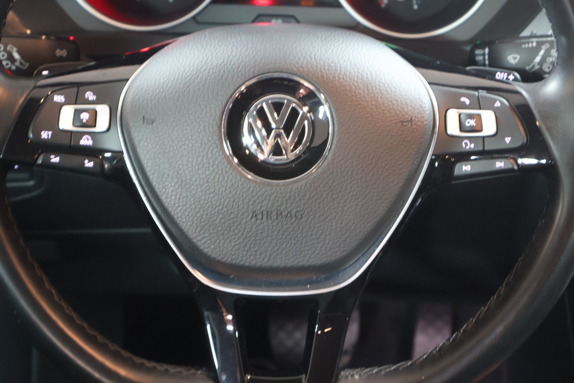 VW Tiguan 2.0 TDI SCR Comfortline 4Motion DSG-image-7