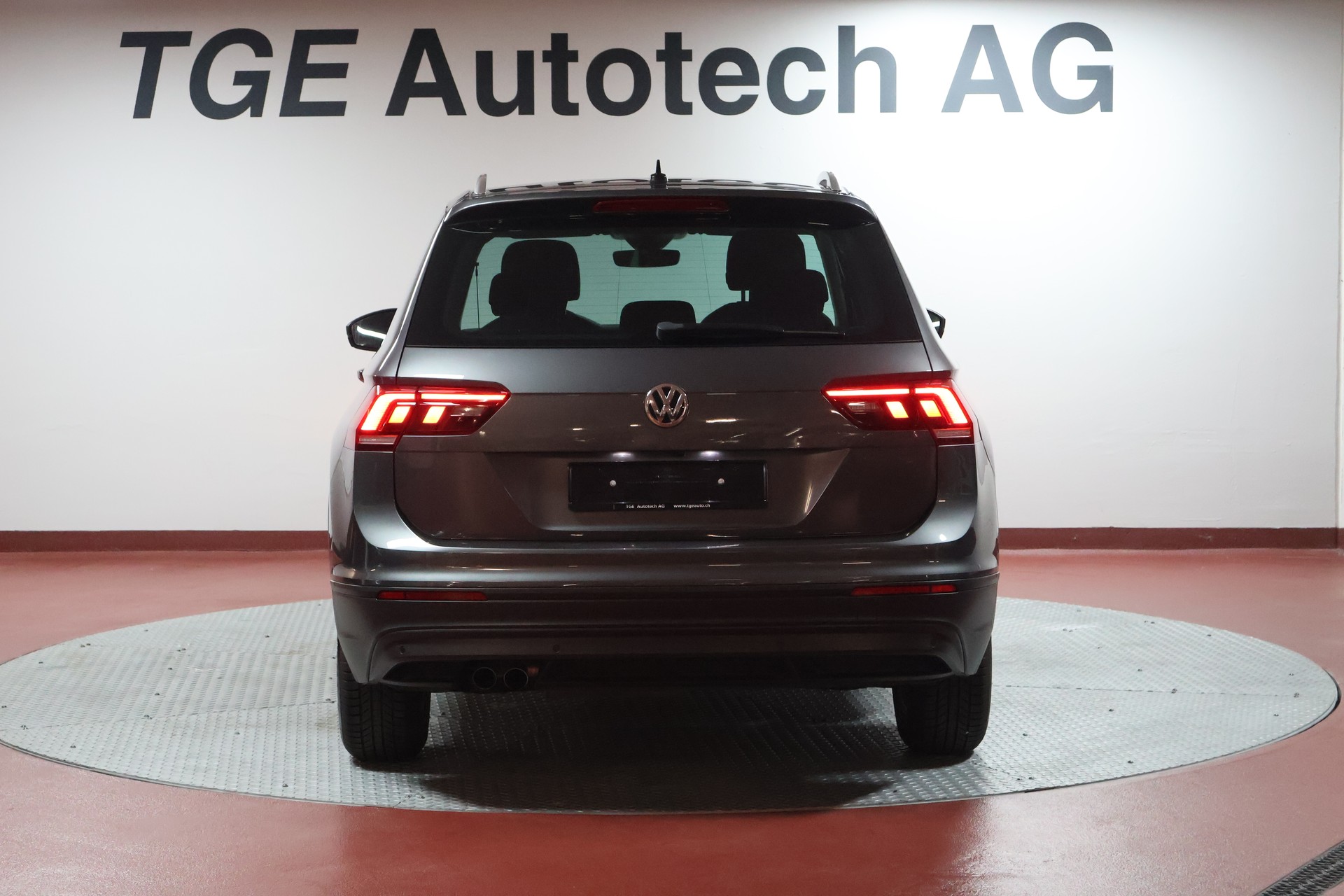 VW Tiguan 2.0 TDI SCR Comfortline 4Motion DSG-image-19