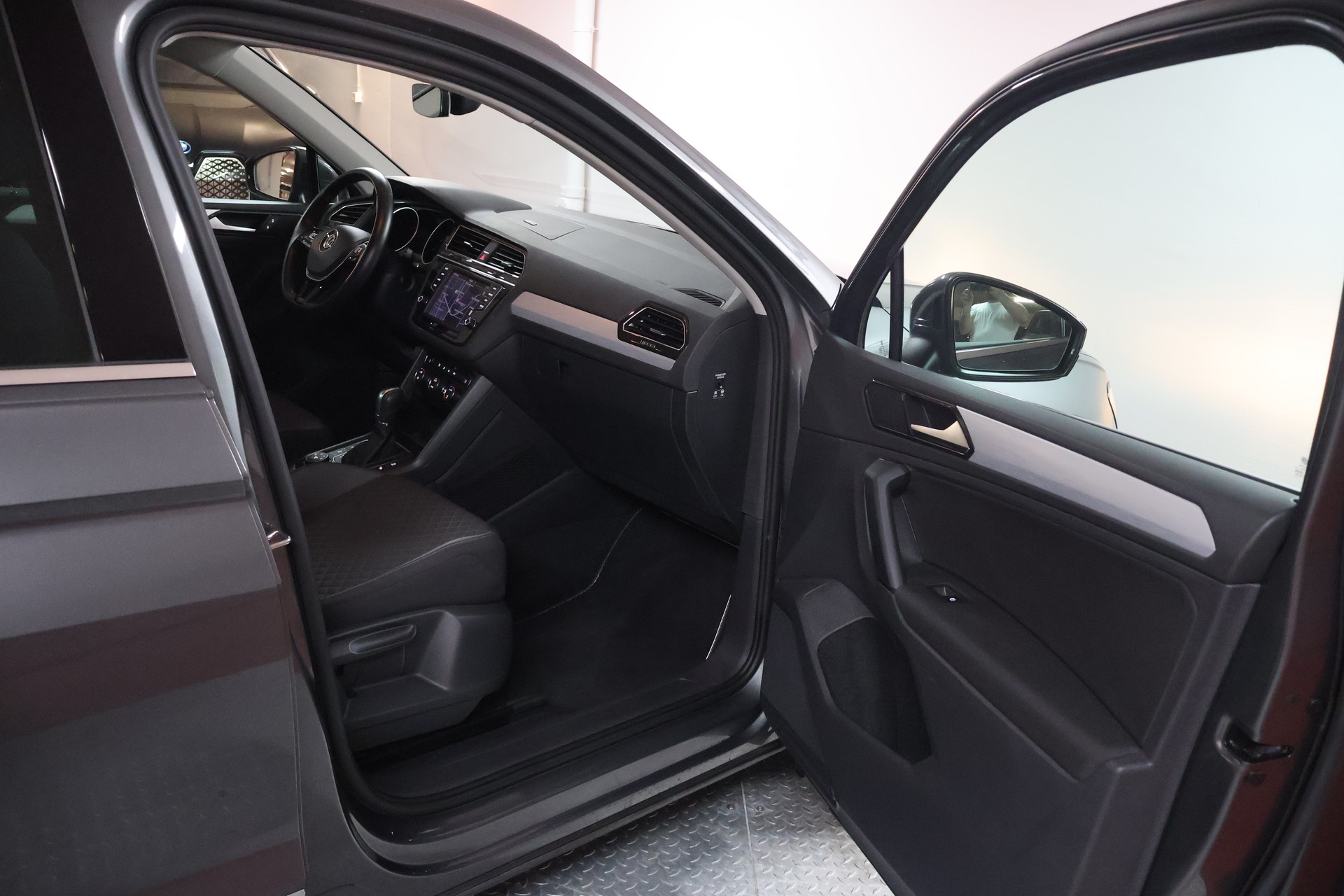 VW Tiguan 2.0 TDI SCR Comfortline 4Motion DSG-image-13
