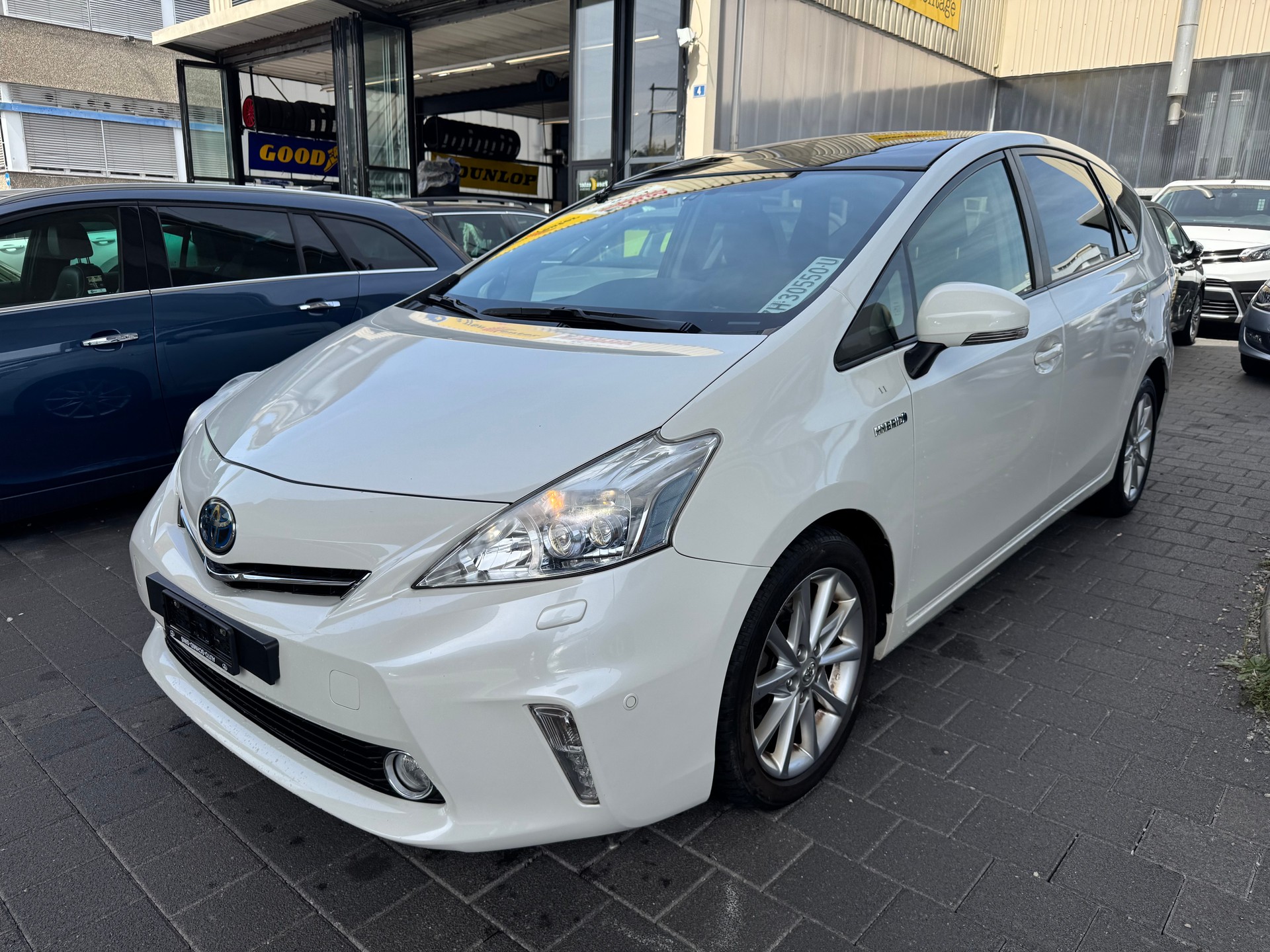 TOYOTA Prius+ 1.8 VVT-i HSD Sol Premium-image-3
