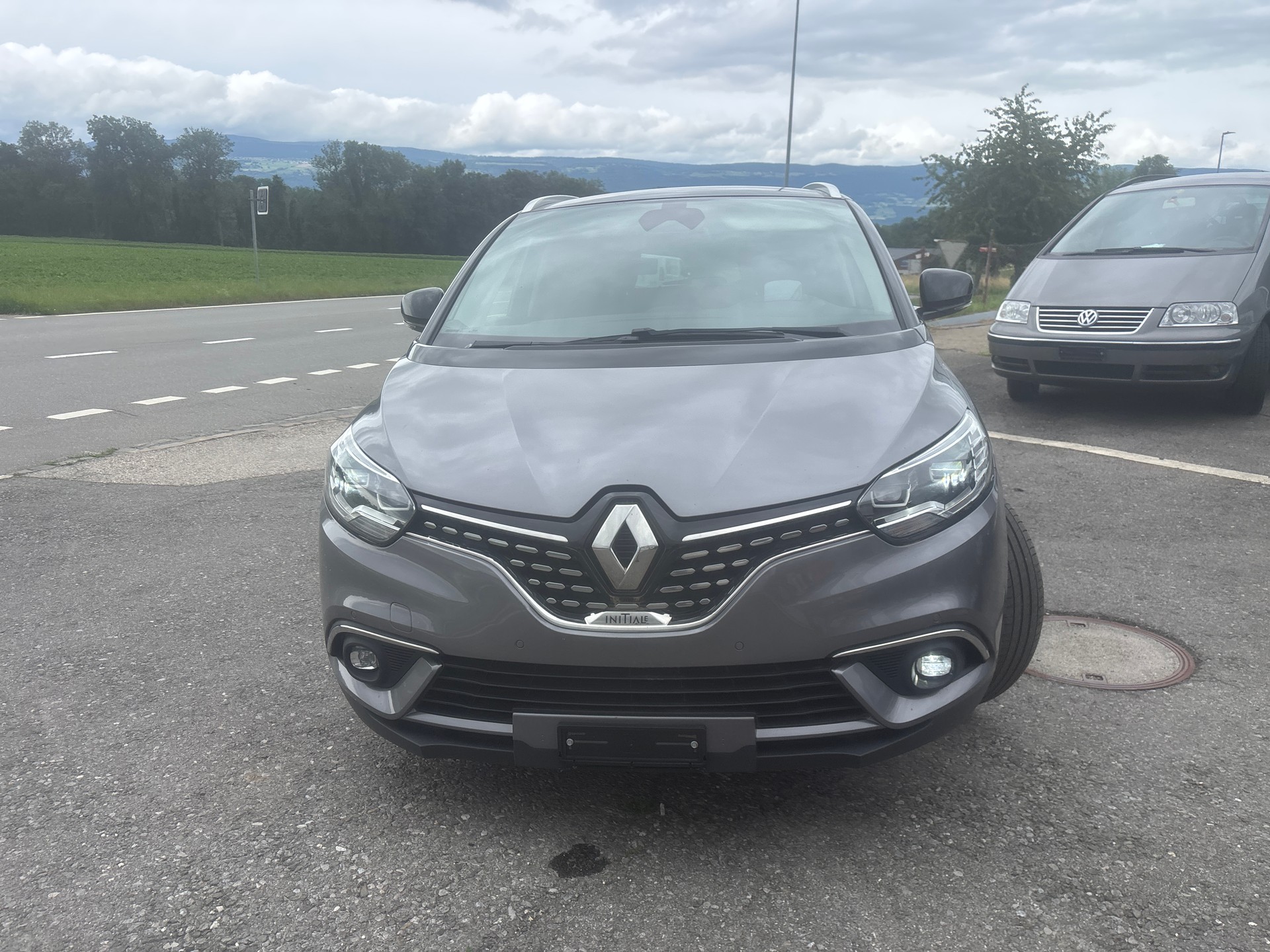 RENAULT Grand Scénic 1.8 dCi Intens EDC-image-0