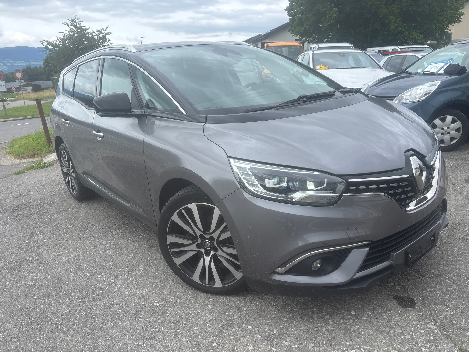 RENAULT Grand Scénic 1.8 dCi Intens EDC-image-8