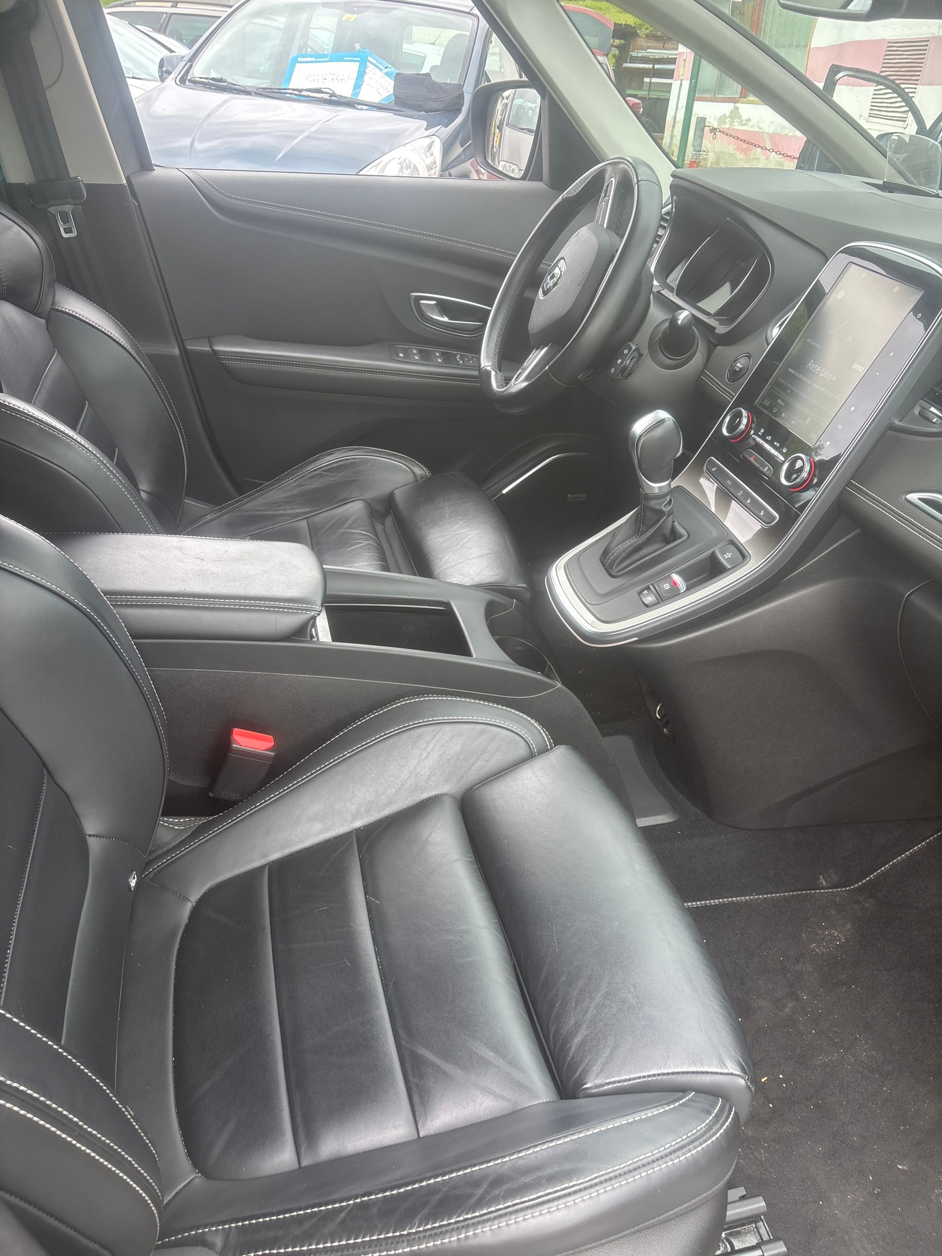 RENAULT Grand Scénic 1.8 dCi Intens EDC-image-10