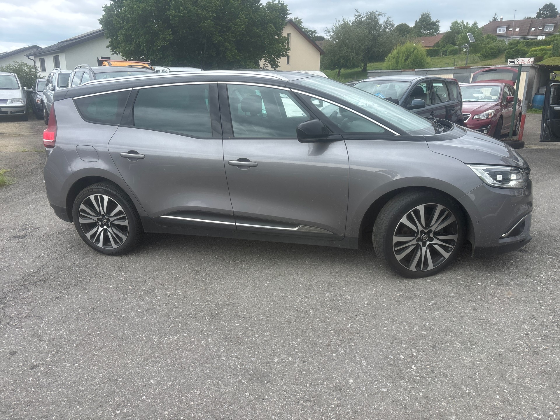 RENAULT Grand Scénic 1.8 dCi Intens EDC-image-9