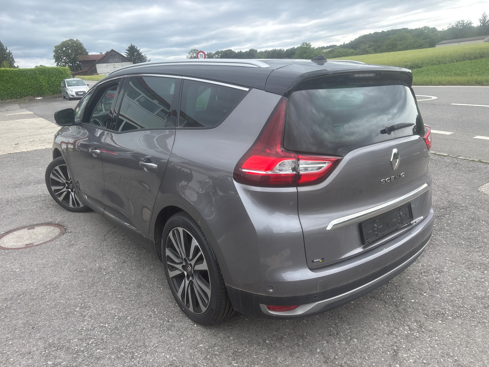 RENAULT Grand Scénic 1.8 dCi Intens EDC-image-4