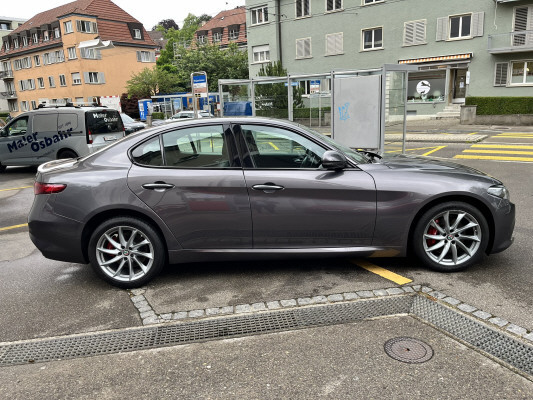 ALFA ROMEO Giulia 2.0 Veloce Q4 Automat-image-1