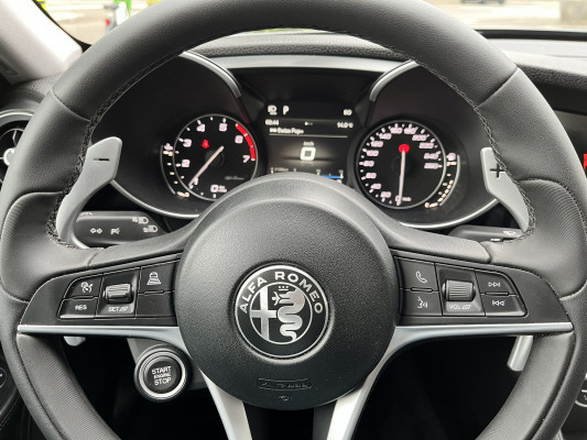 ALFA ROMEO Giulia 2.0 Veloce Q4 Automat-image-5