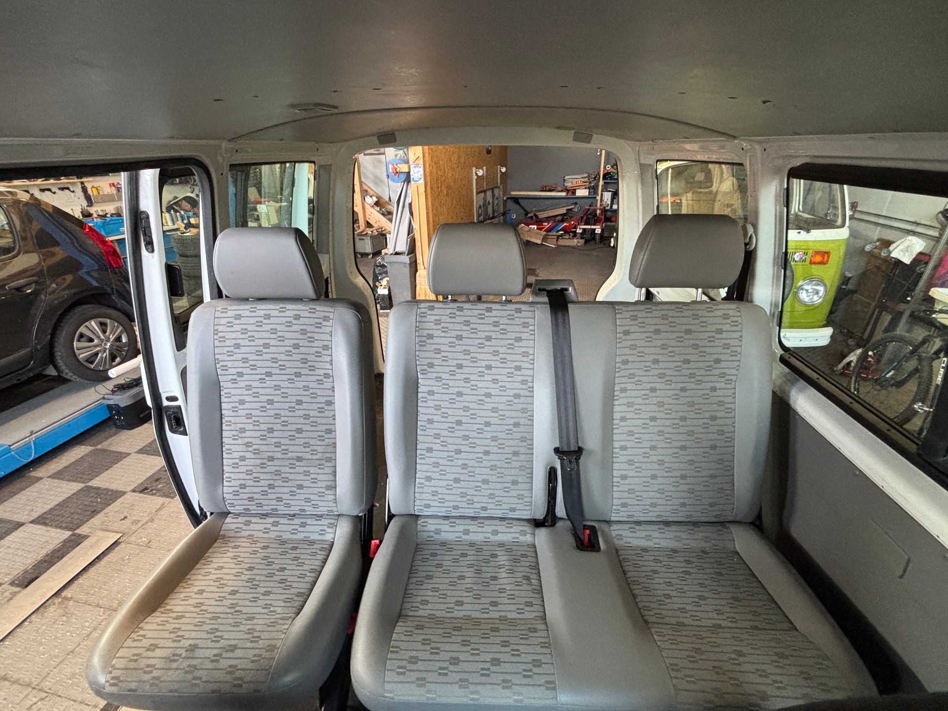 VW T5 2.0 TDI BMT Champion 4Motion-image-1