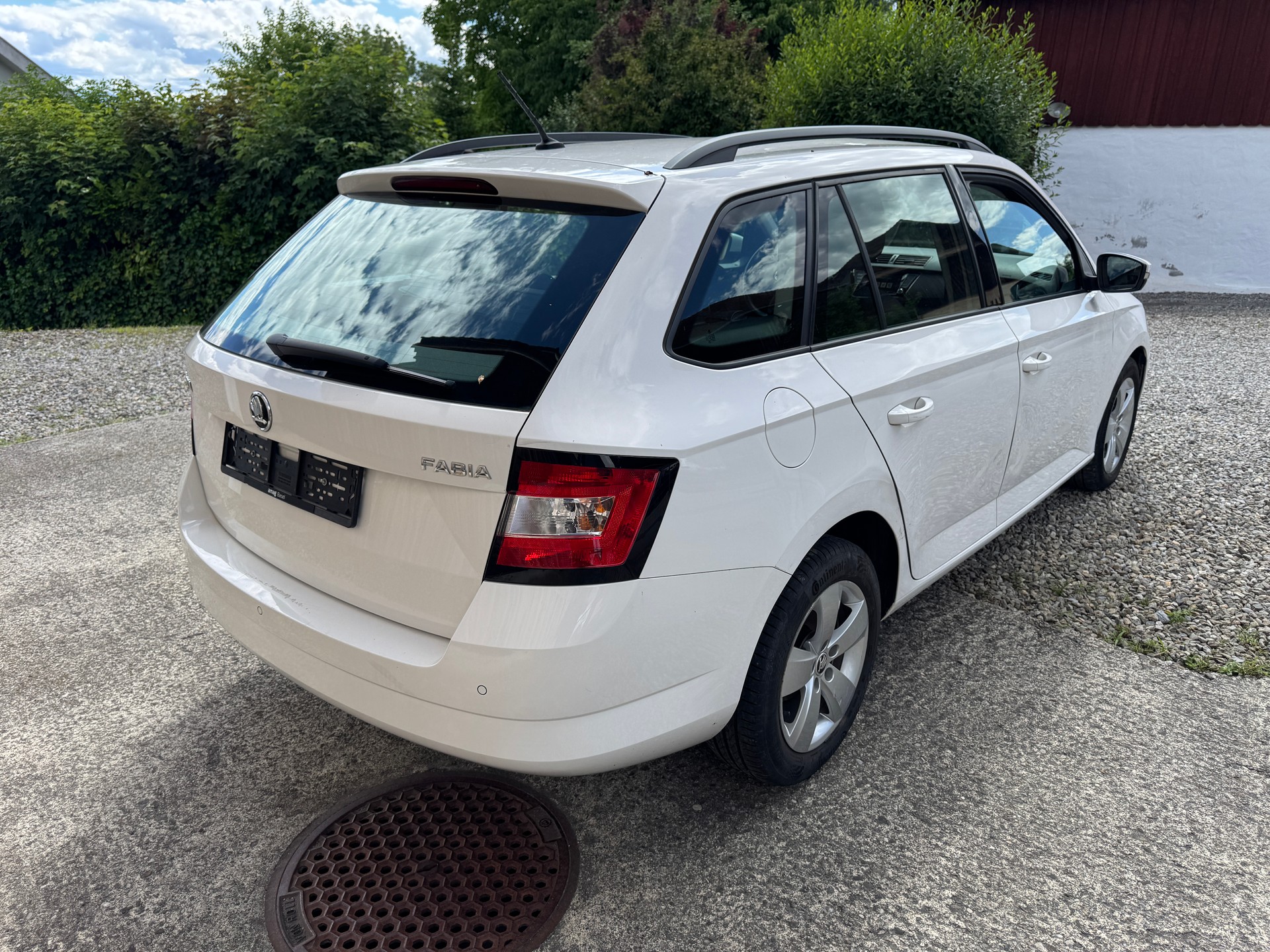 SKODA Fabia 1.4 TDI Ambition DSG-image-6