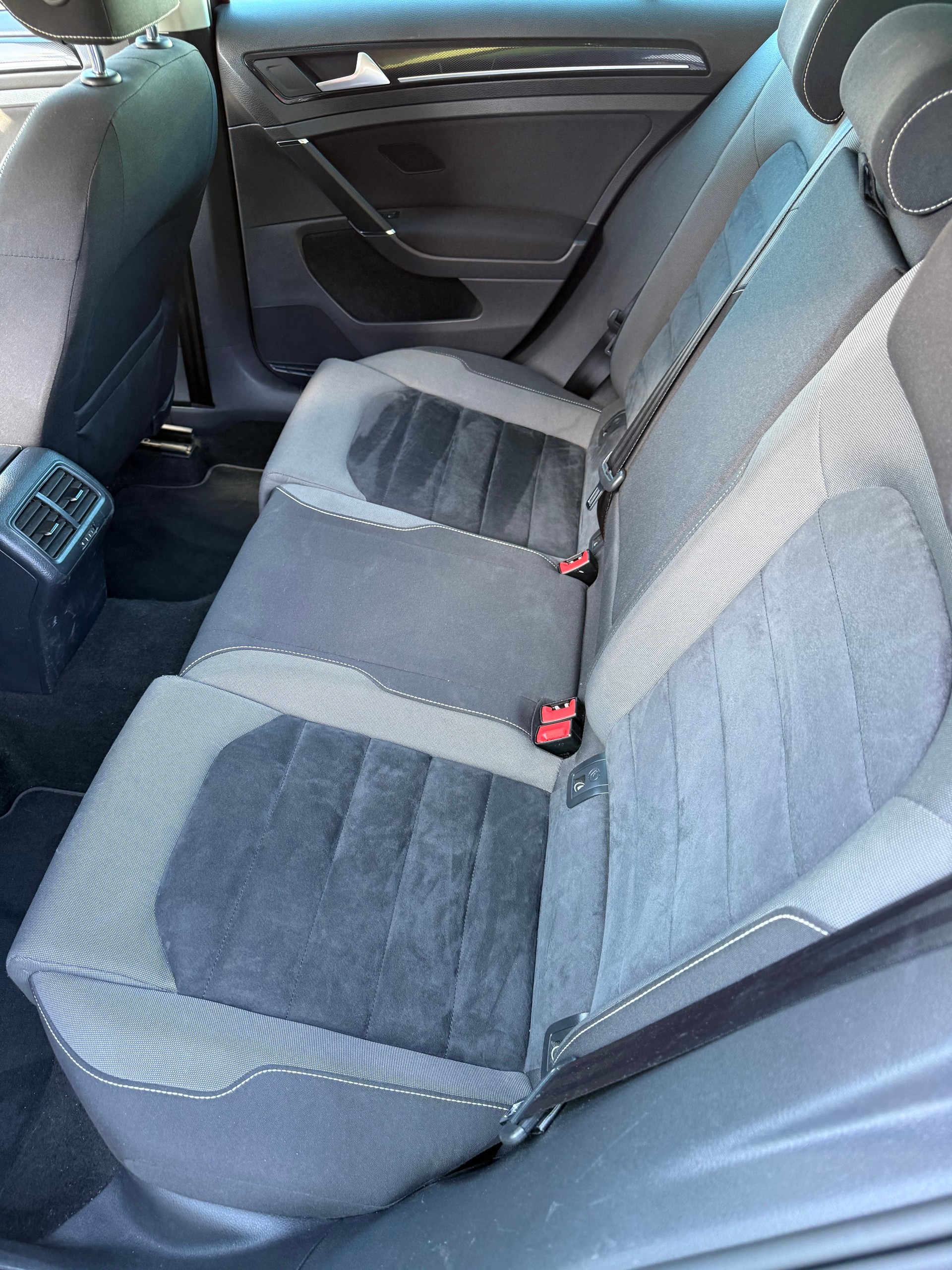 VW Golf 2.0 TDI Highline 4Motion-image-5