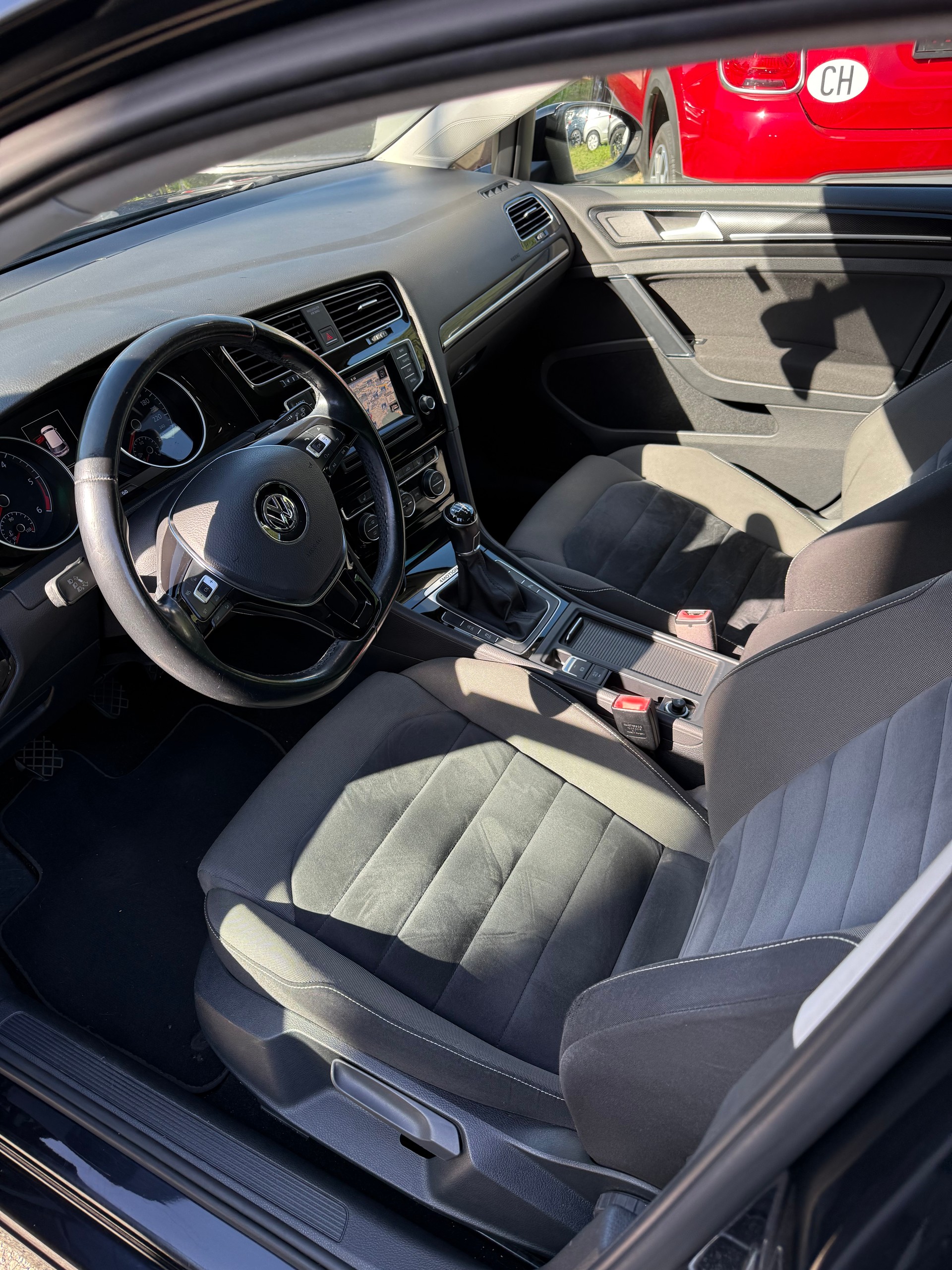 VW Golf 2.0 TDI Highline 4Motion-image-4