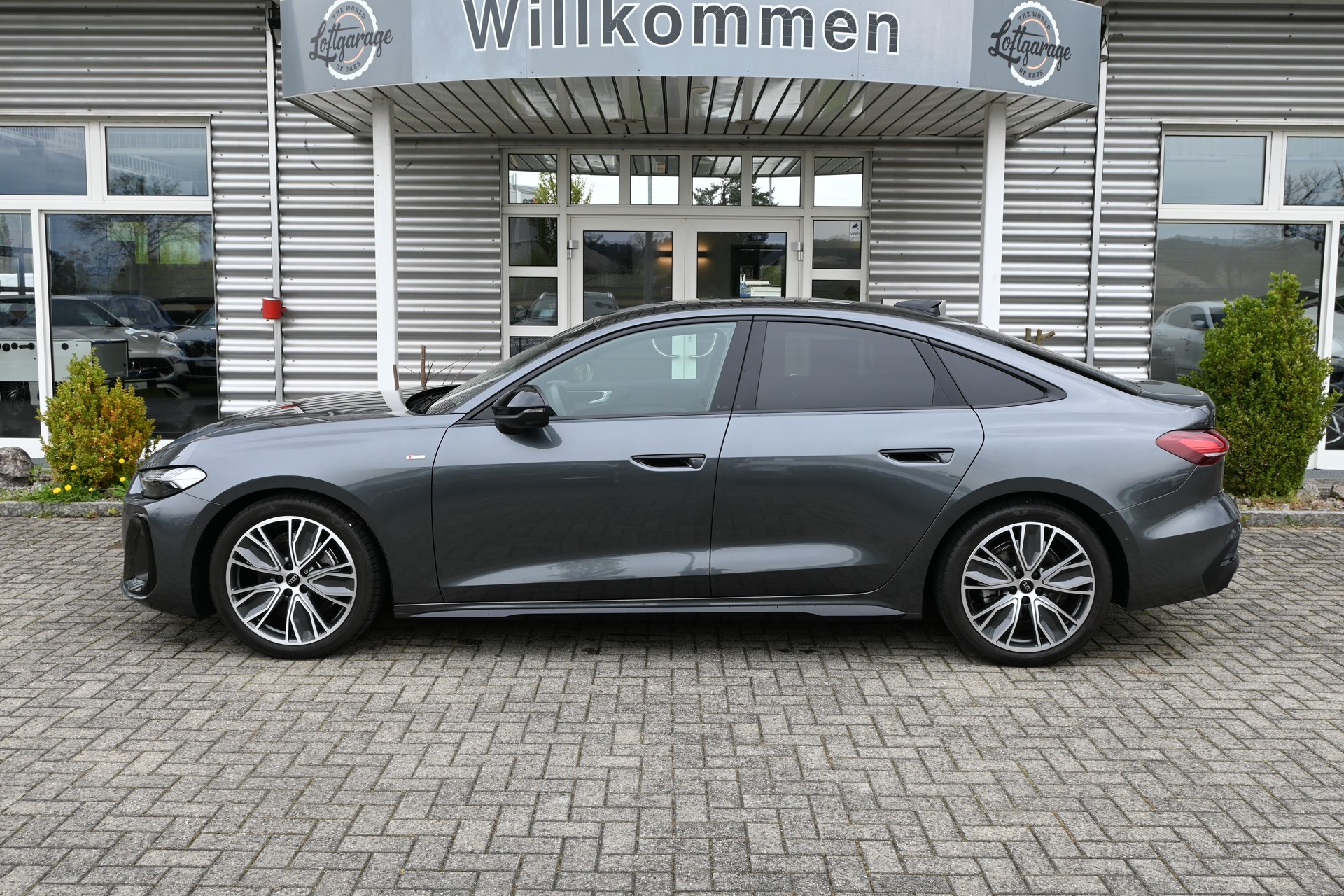 AUDI A5 Limousine 40 TFSI S-Line Plus Black S tronic 204PS-image-5
