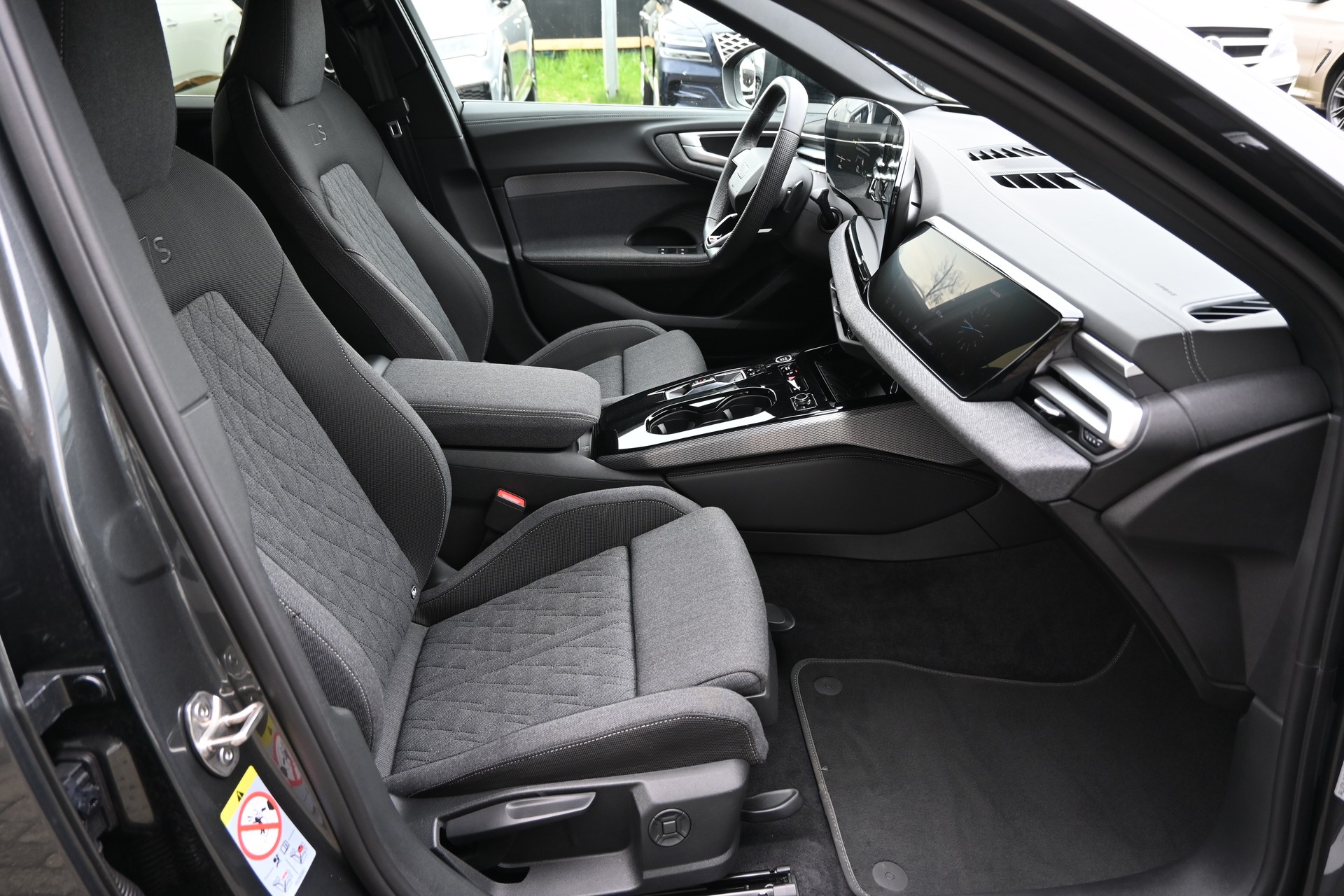 AUDI A5 Limousine 40 TFSI S-Line Plus Black S tronic 204PS-image-11