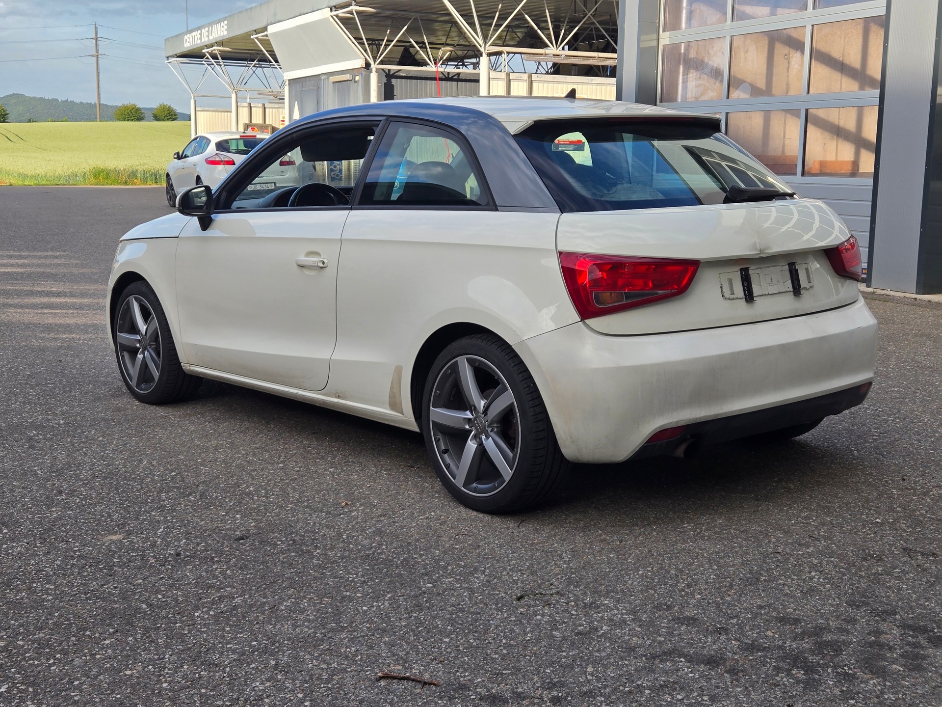 AUDI A1 1.2 TFSI Ambition-image-2