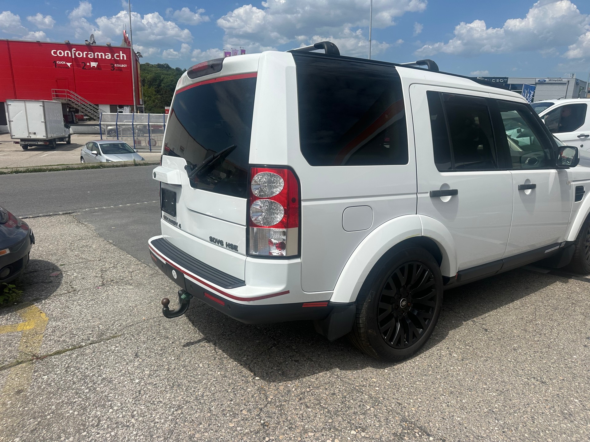 LAND ROVER Discovery 3.0 TDV6 HSE Automatic-image-2