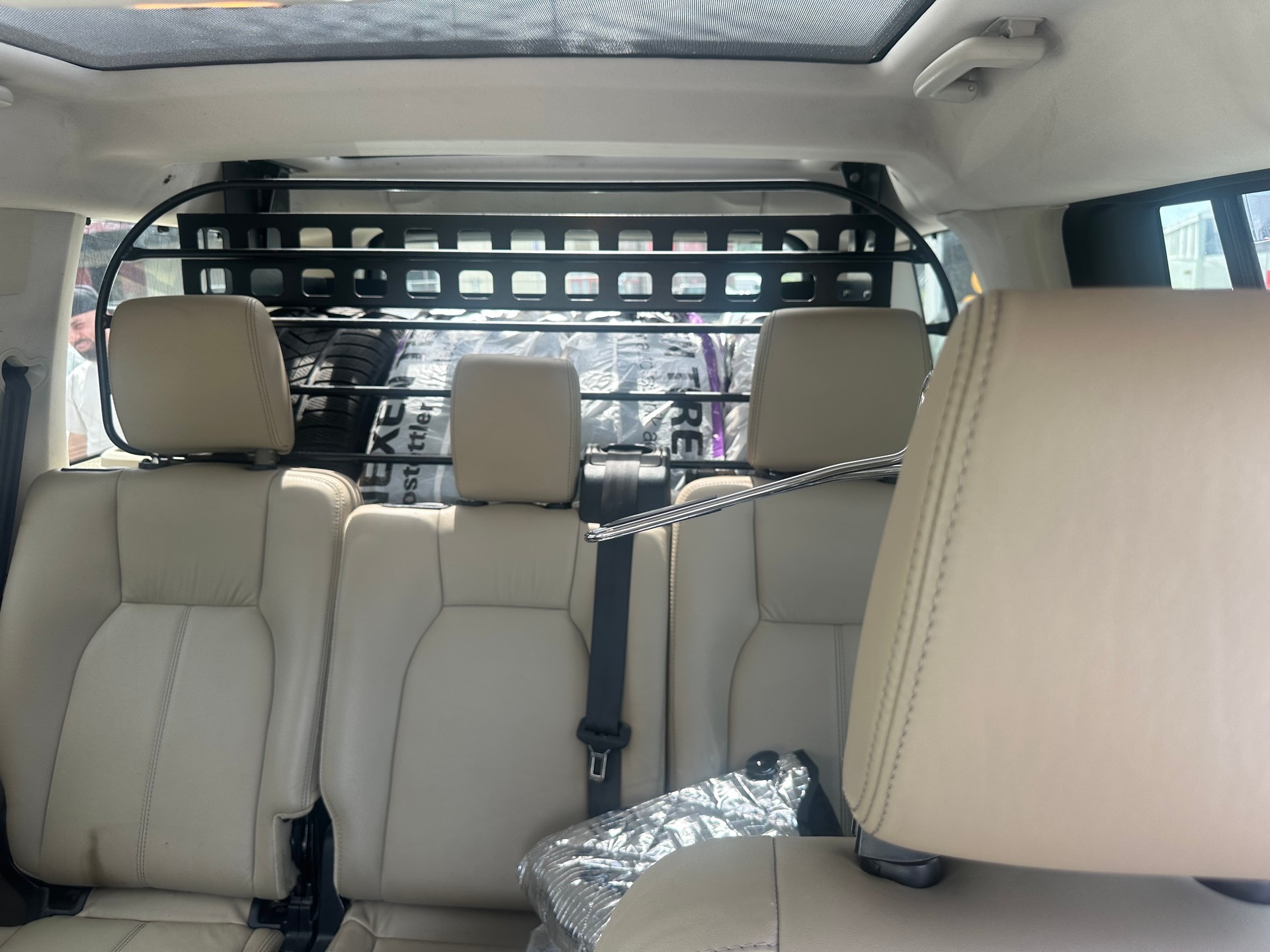 LAND ROVER Discovery 3.0 TDV6 HSE Automatic-image-15