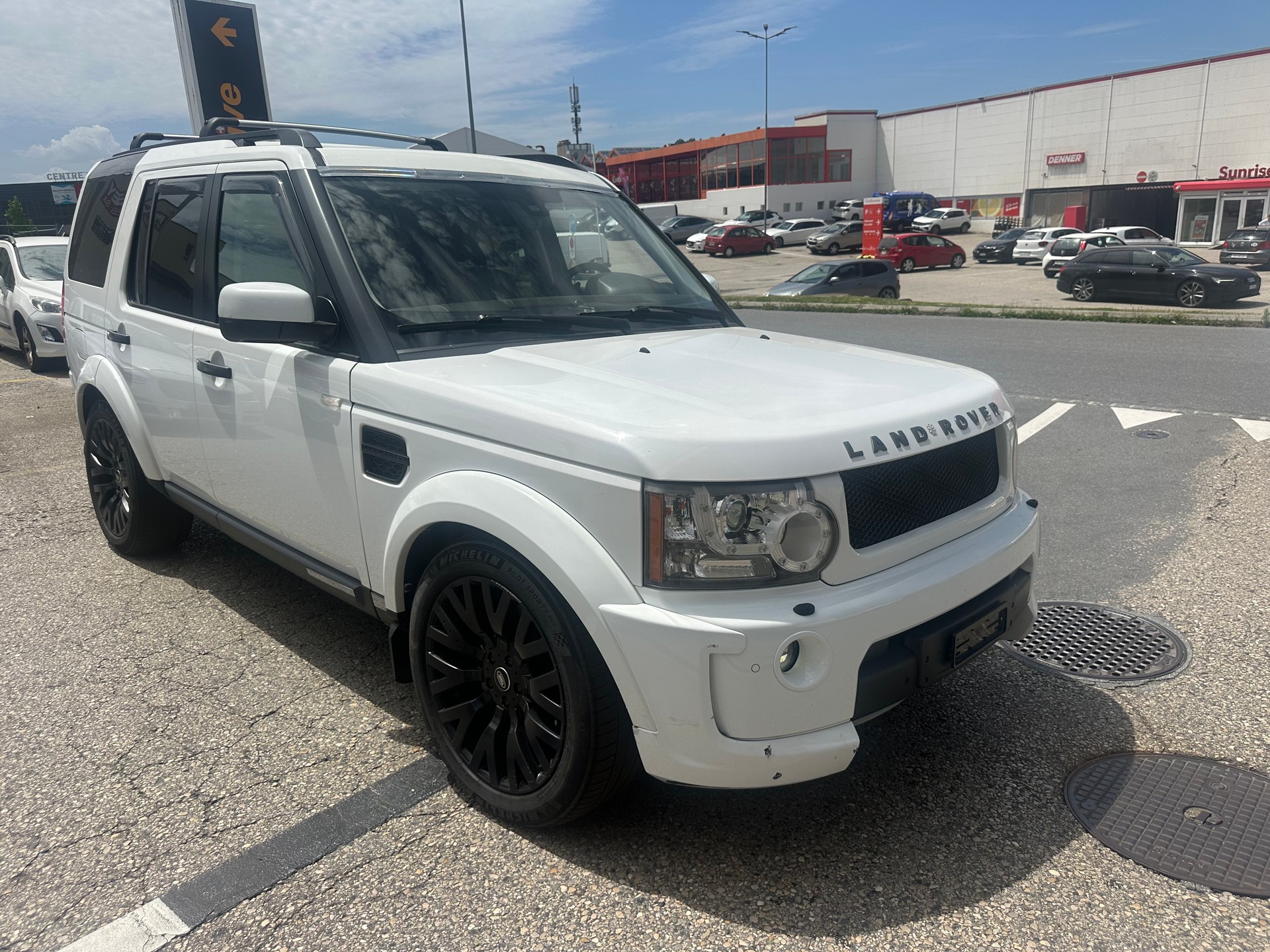 LAND ROVER Discovery 3.0 TDV6 HSE Automatic-image-10