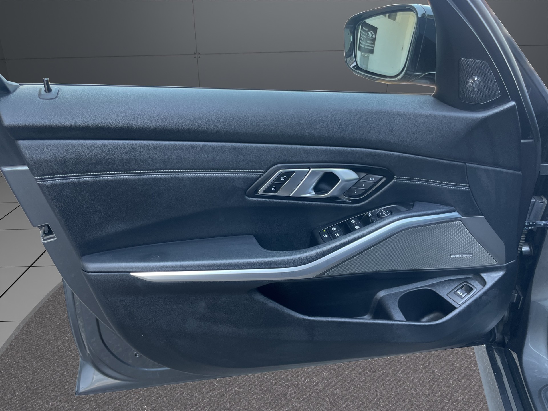 BMW M340i xDrive Steptronic-image-15