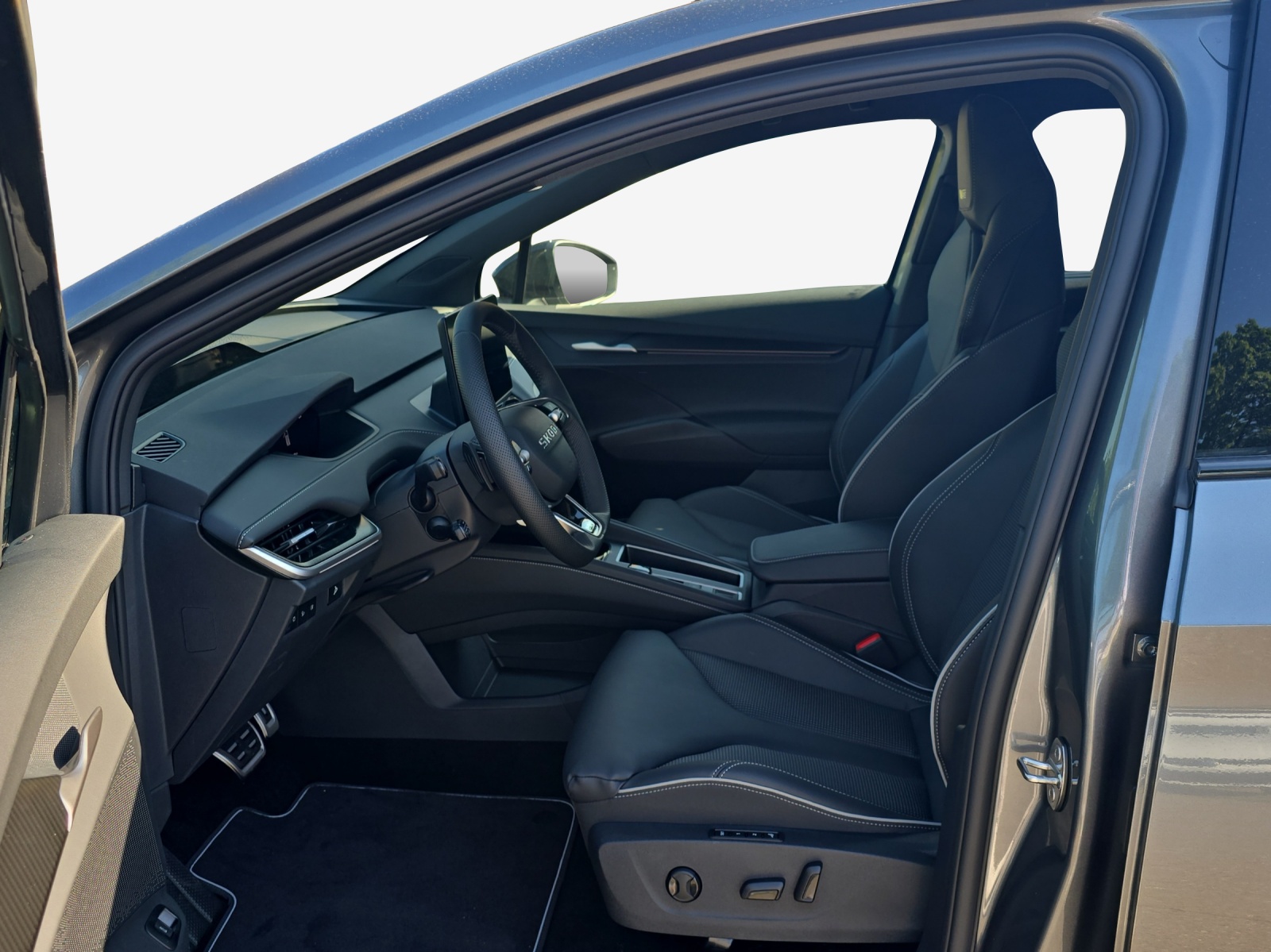 SKODA Enyaq 4x4 RS-image-7