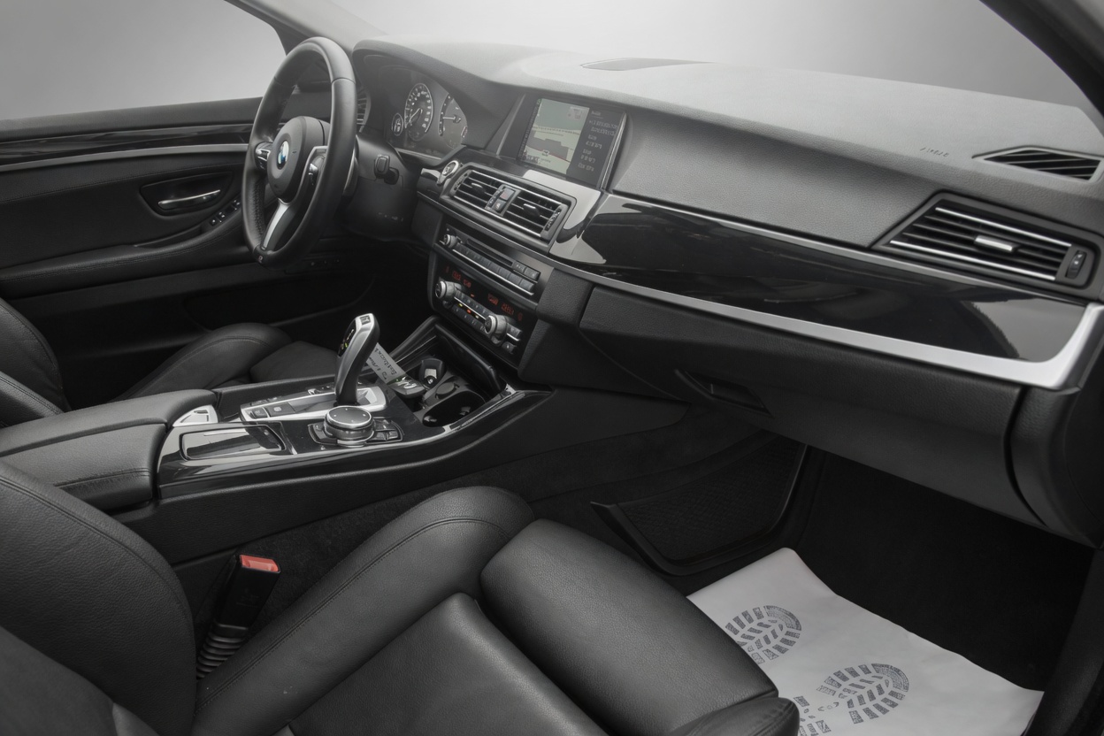 BMW 520d Touring xDrive Steptronic-image-12