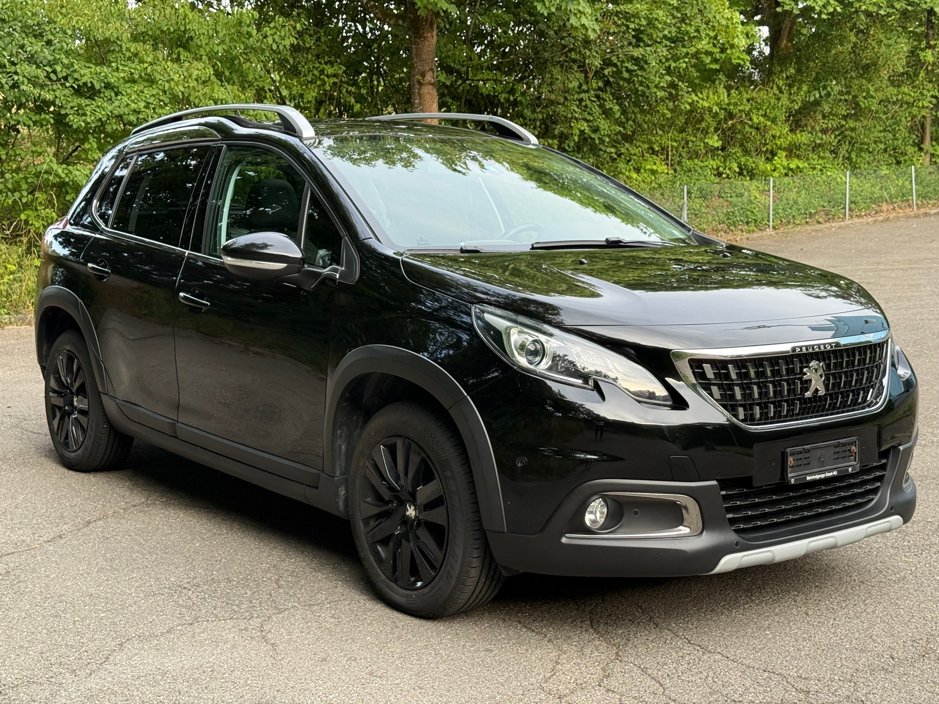PEUGEOT 2008 1.2 PureTech Allure-image-2