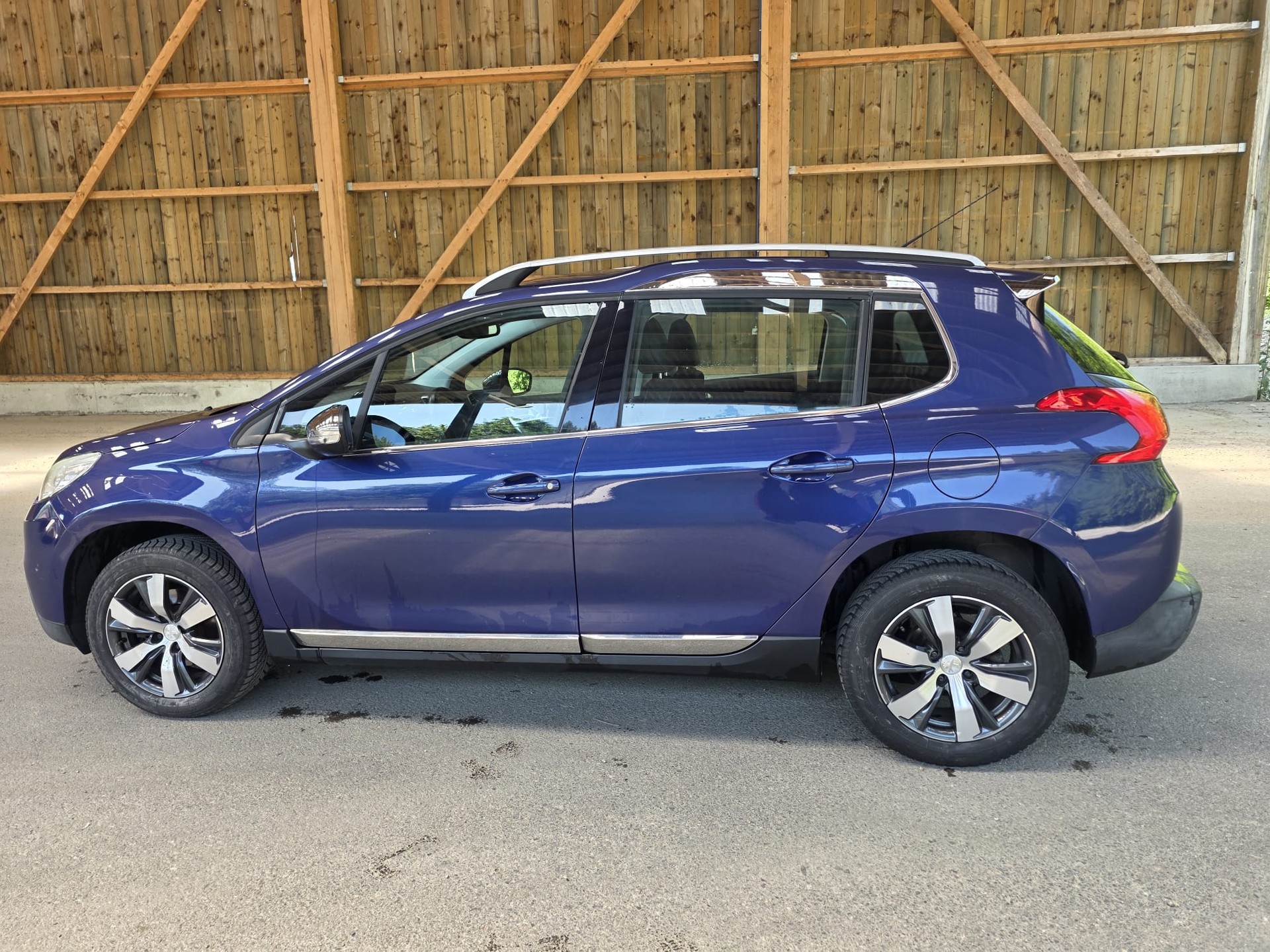 PEUGEOT 2008 1.2 PureTech Active-image-9