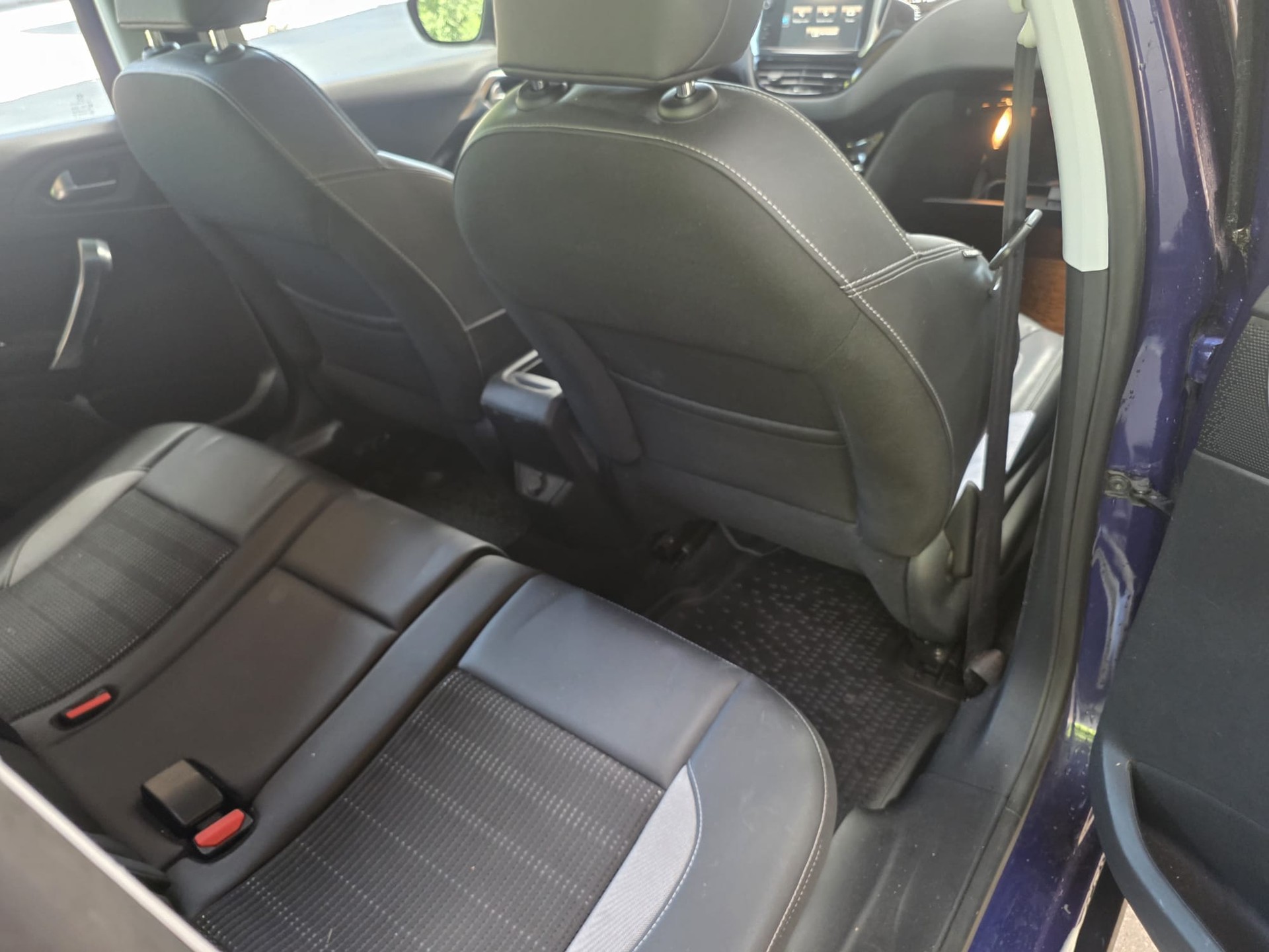 PEUGEOT 2008 1.2 PureTech Active-image-12