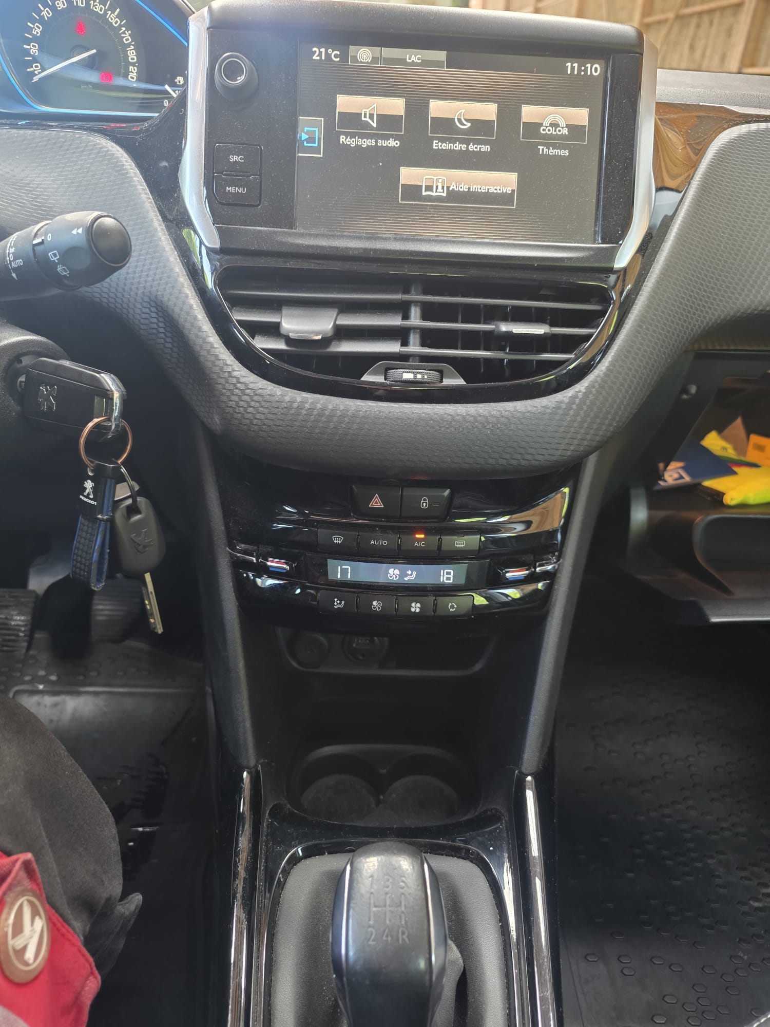 PEUGEOT 2008 1.2 PureTech Active-image-8