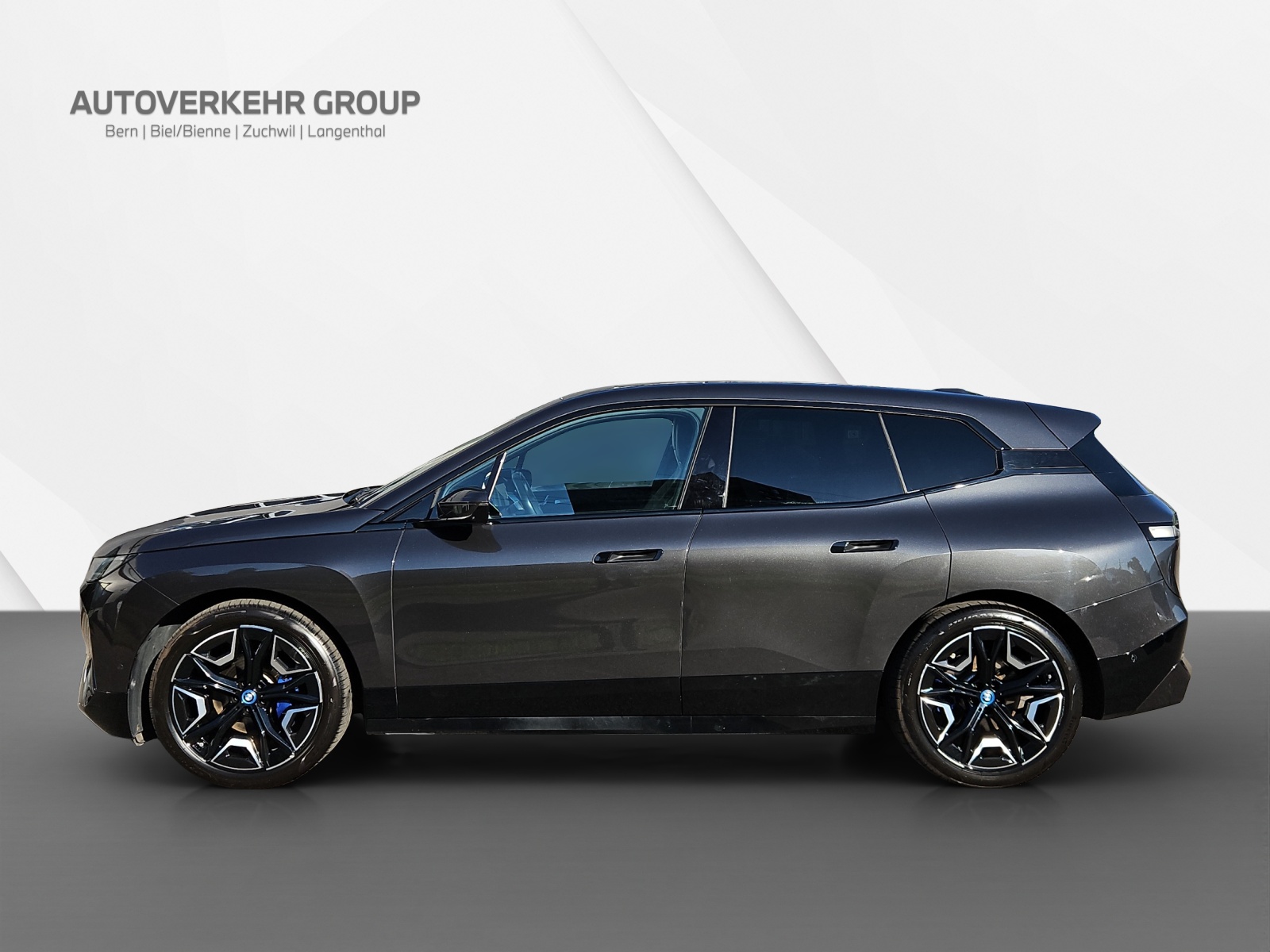 BMW iX xDrive40 Sport-showroom-element-3