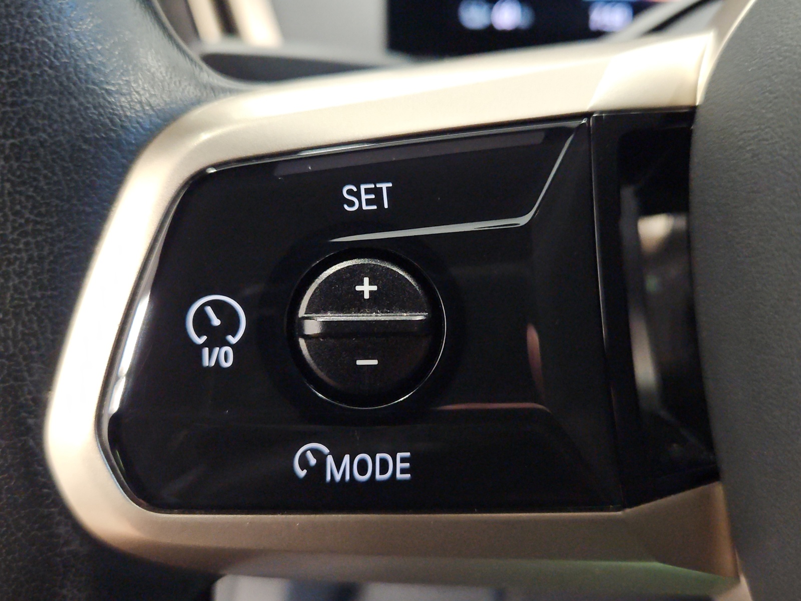 BMW iX xDrive40 Sport-image-19