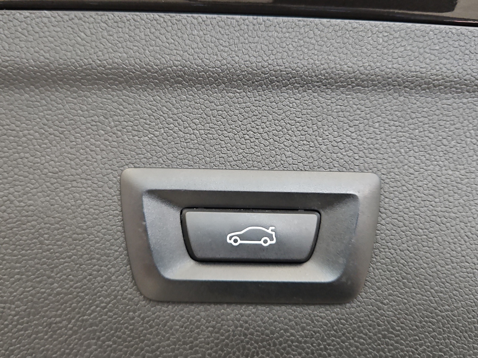 BMW iX xDrive40 Sport-image-16